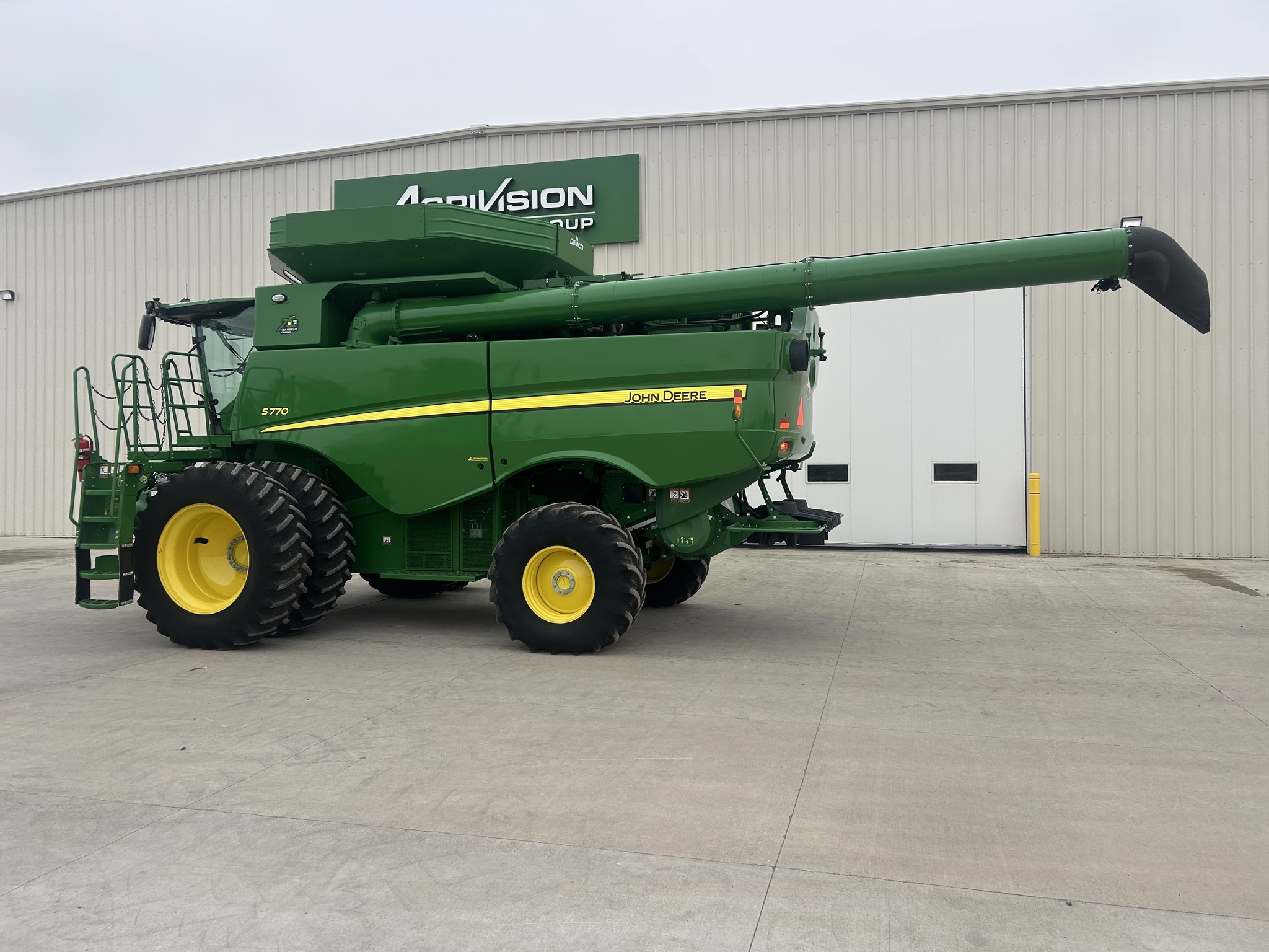 2022 John Deere S770 Combine