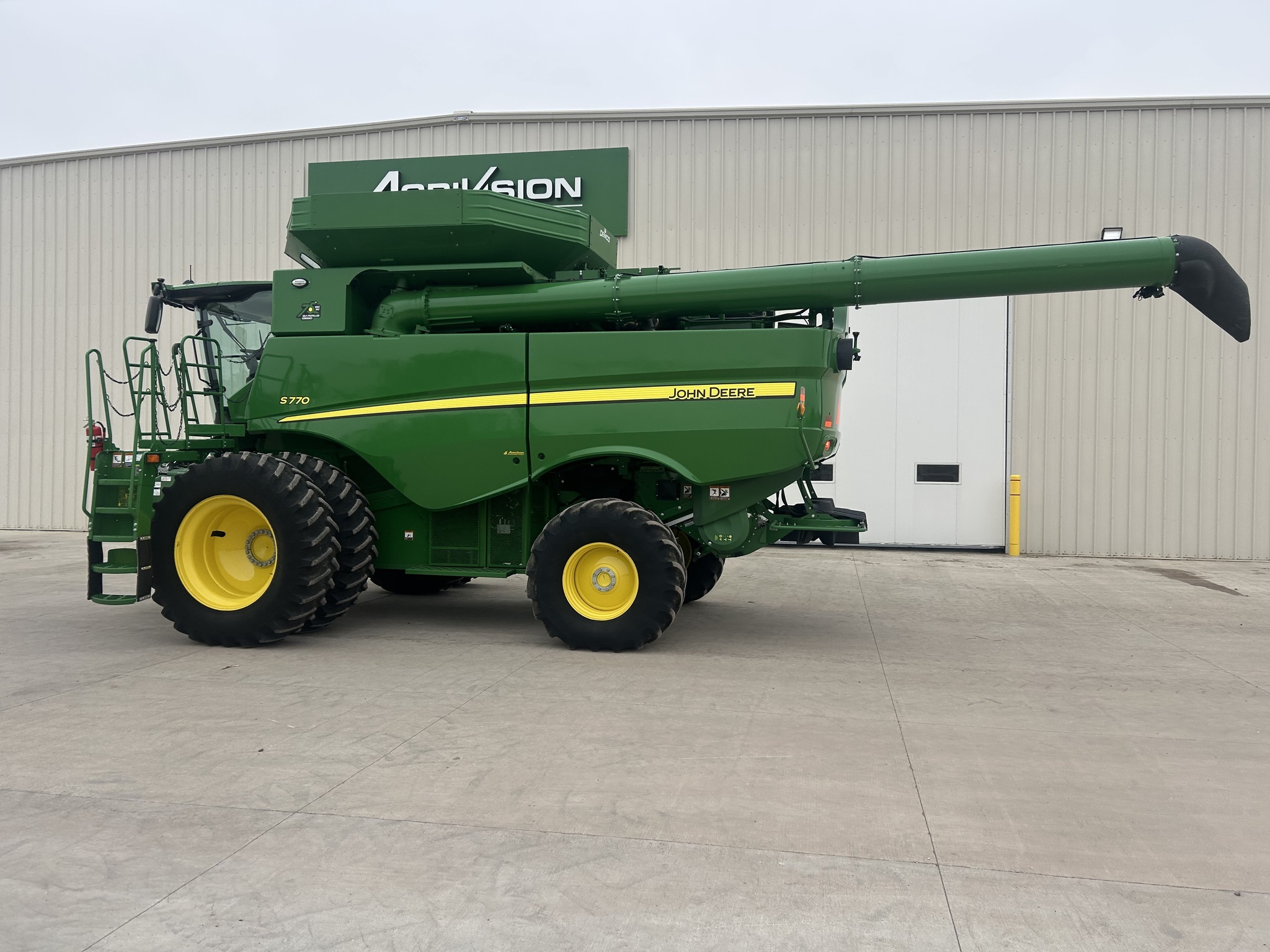 2022 John Deere S770 Combine