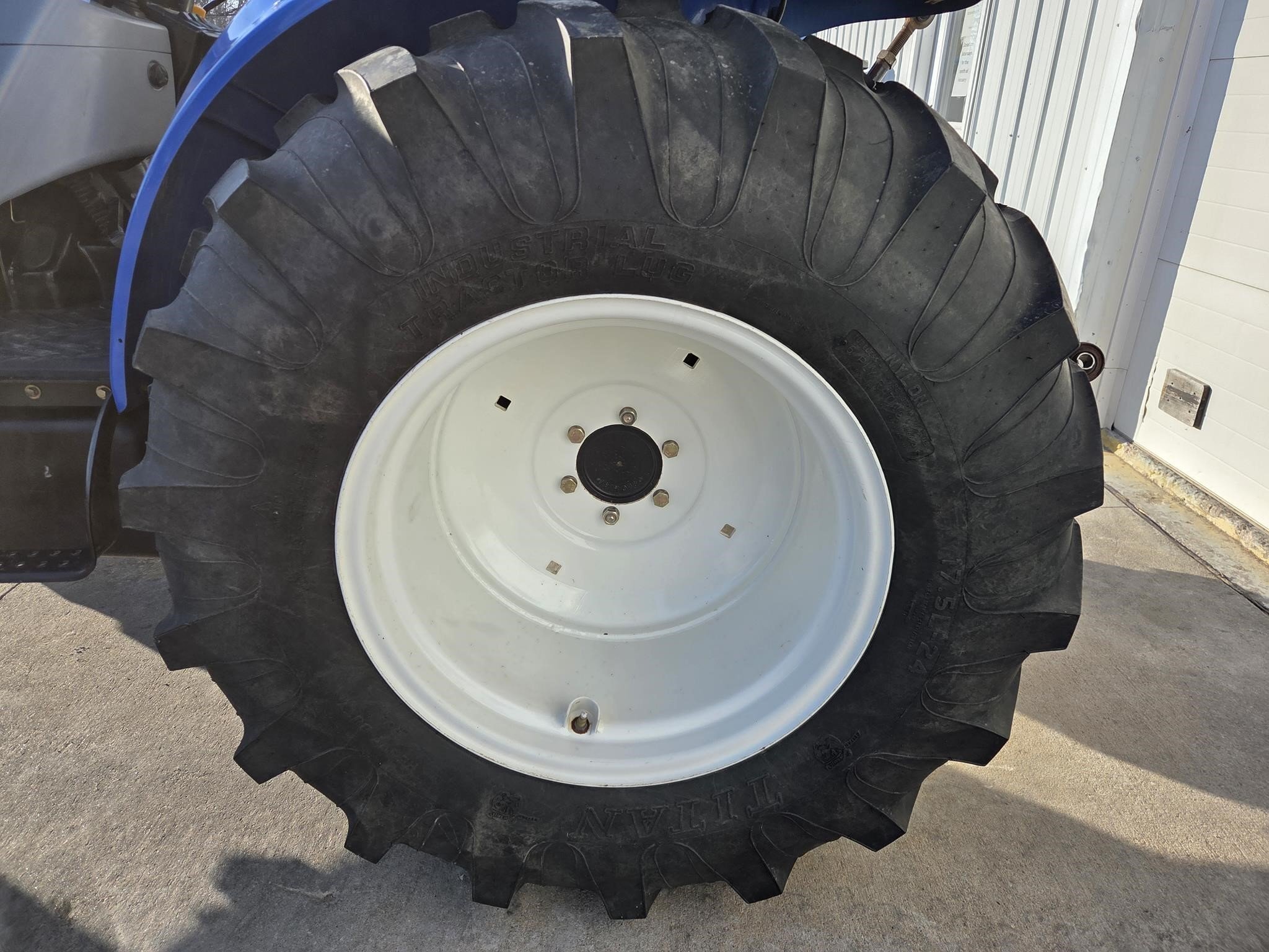 2015 New Holland Boomer 41 Tractor