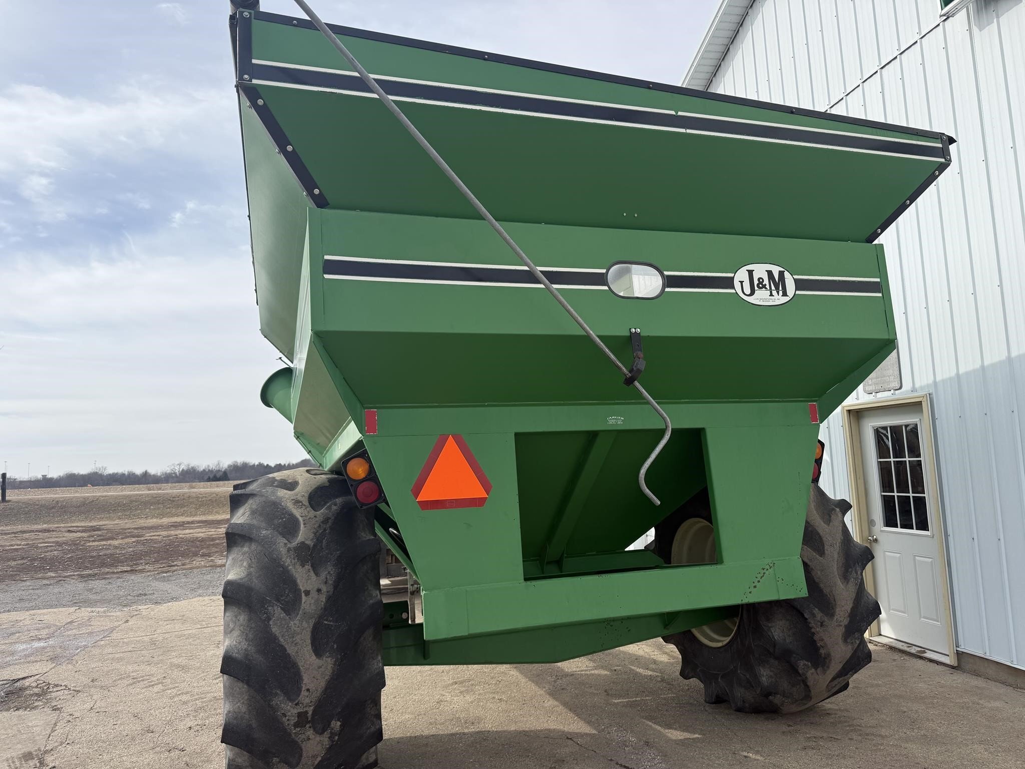  J&M 620-14 Grain Cart