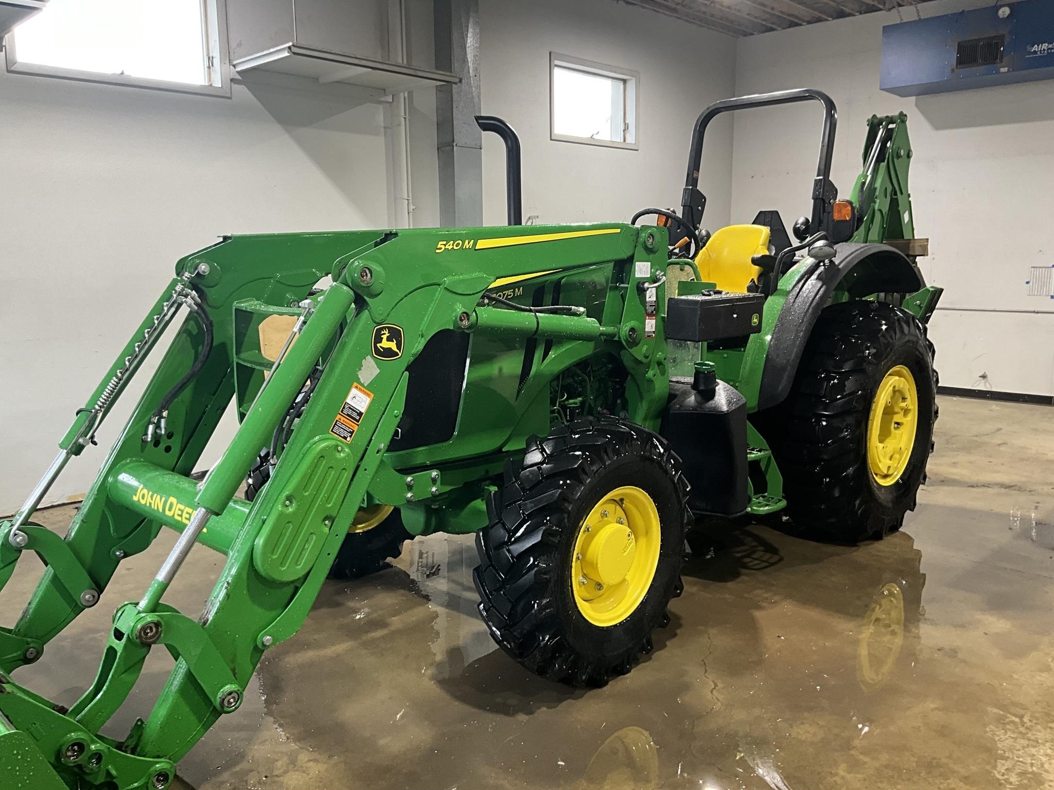 2023 John Deere 5075M Tractor