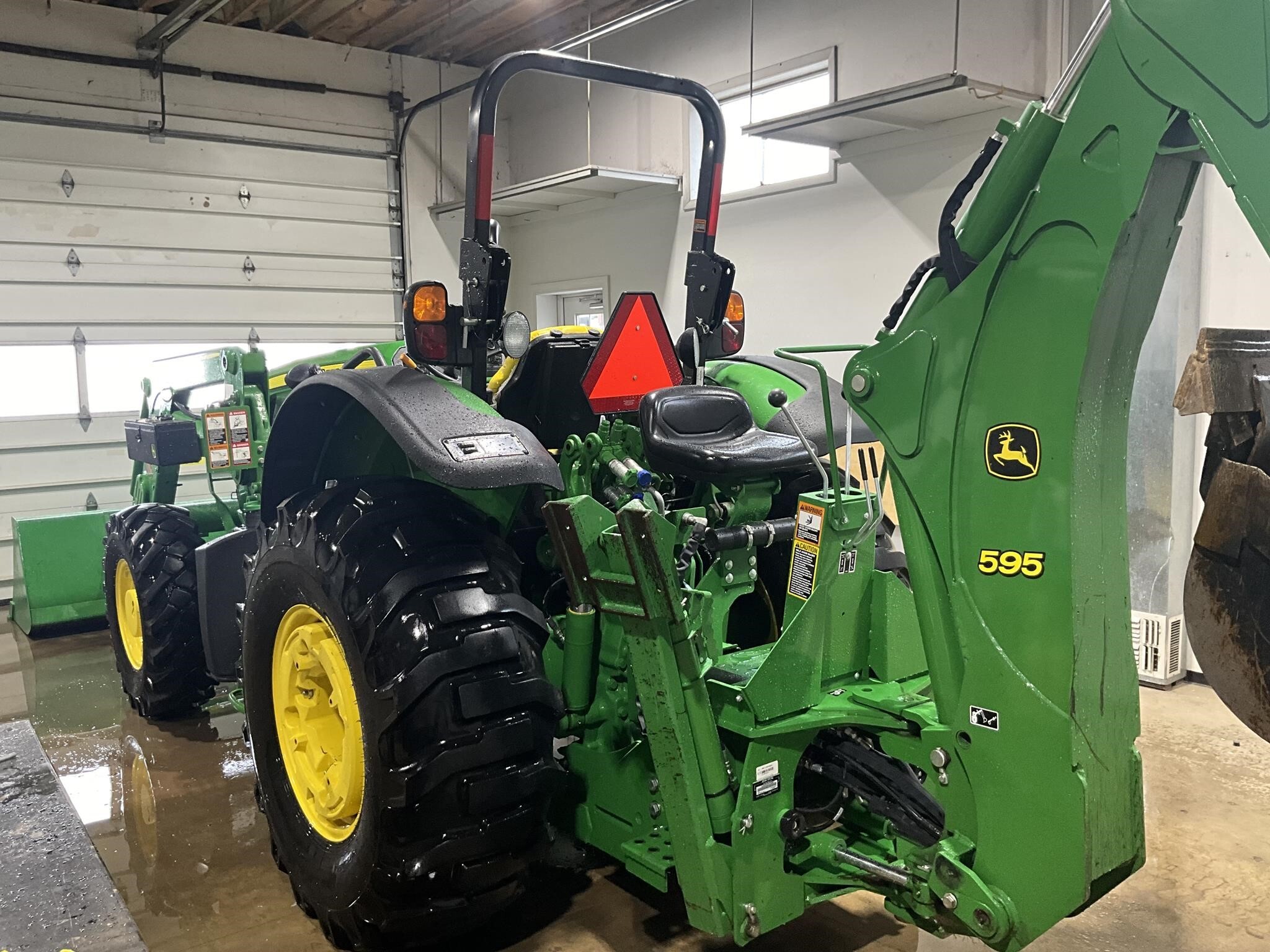 2023 John Deere 5075M Tractor
