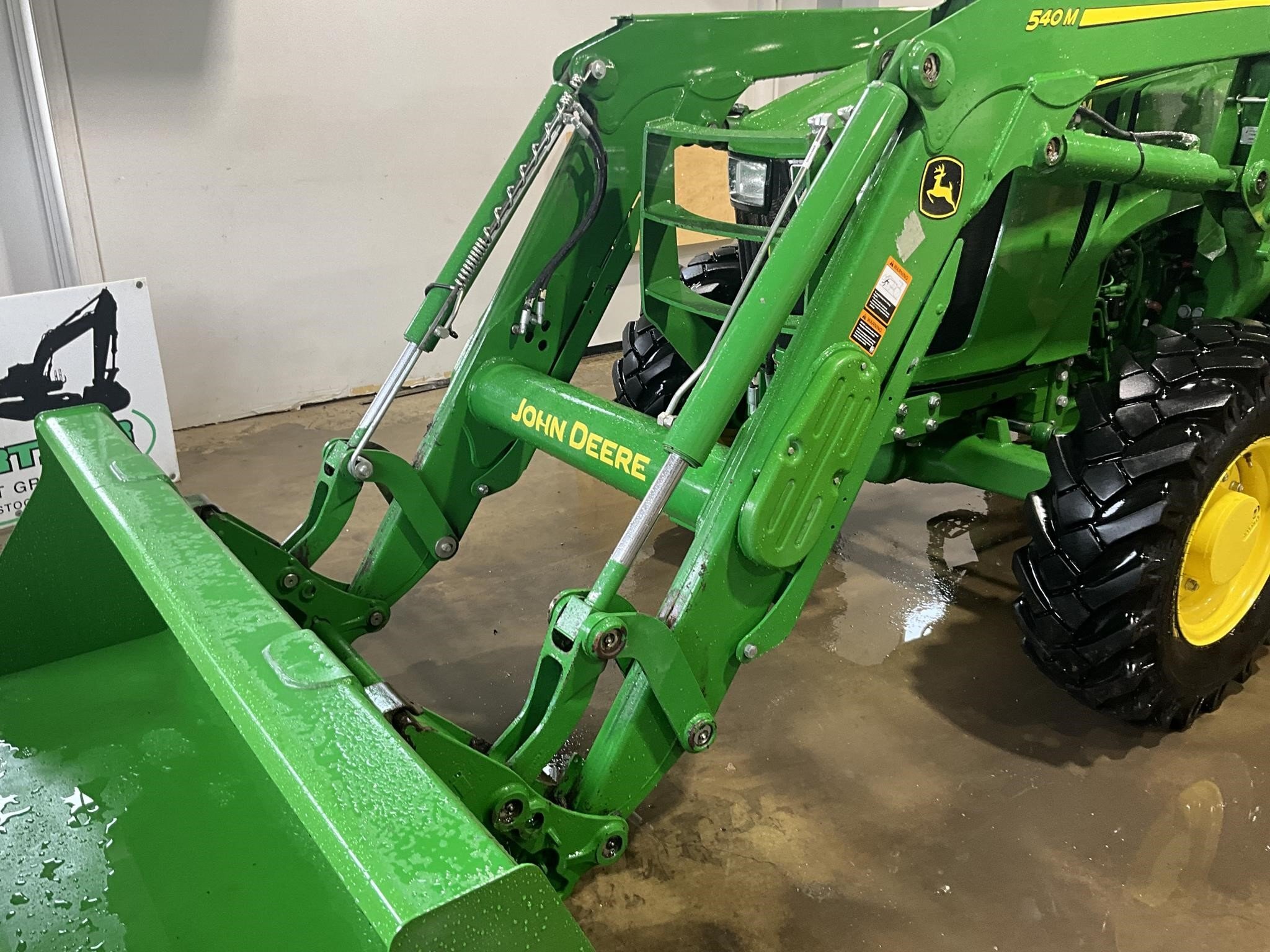 2023 John Deere 5075M Tractor