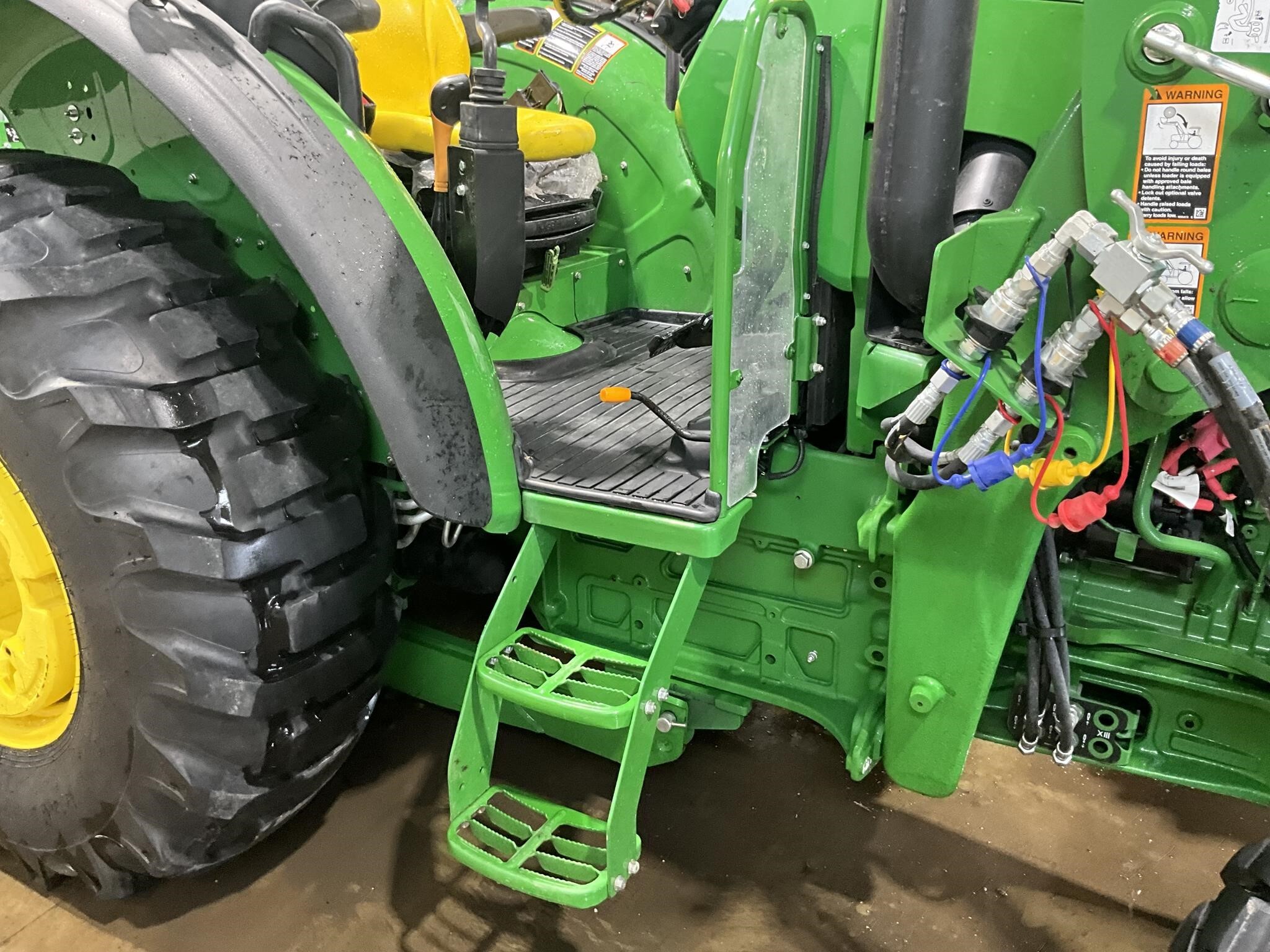2023 John Deere 5075M Tractor