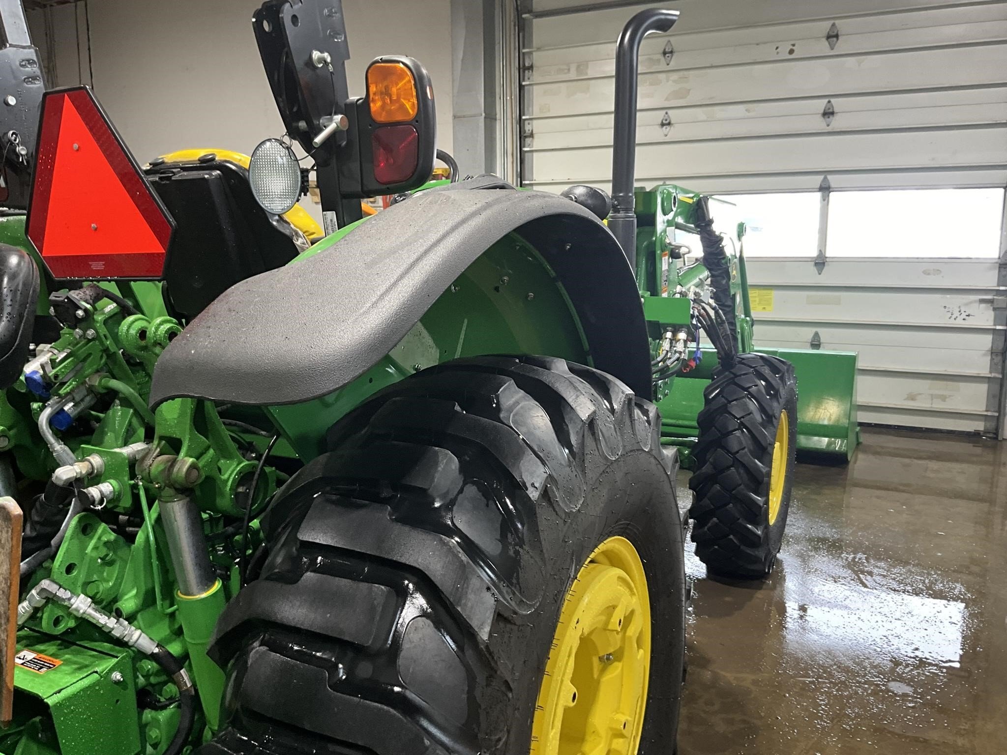 2023 John Deere 5075M Tractor