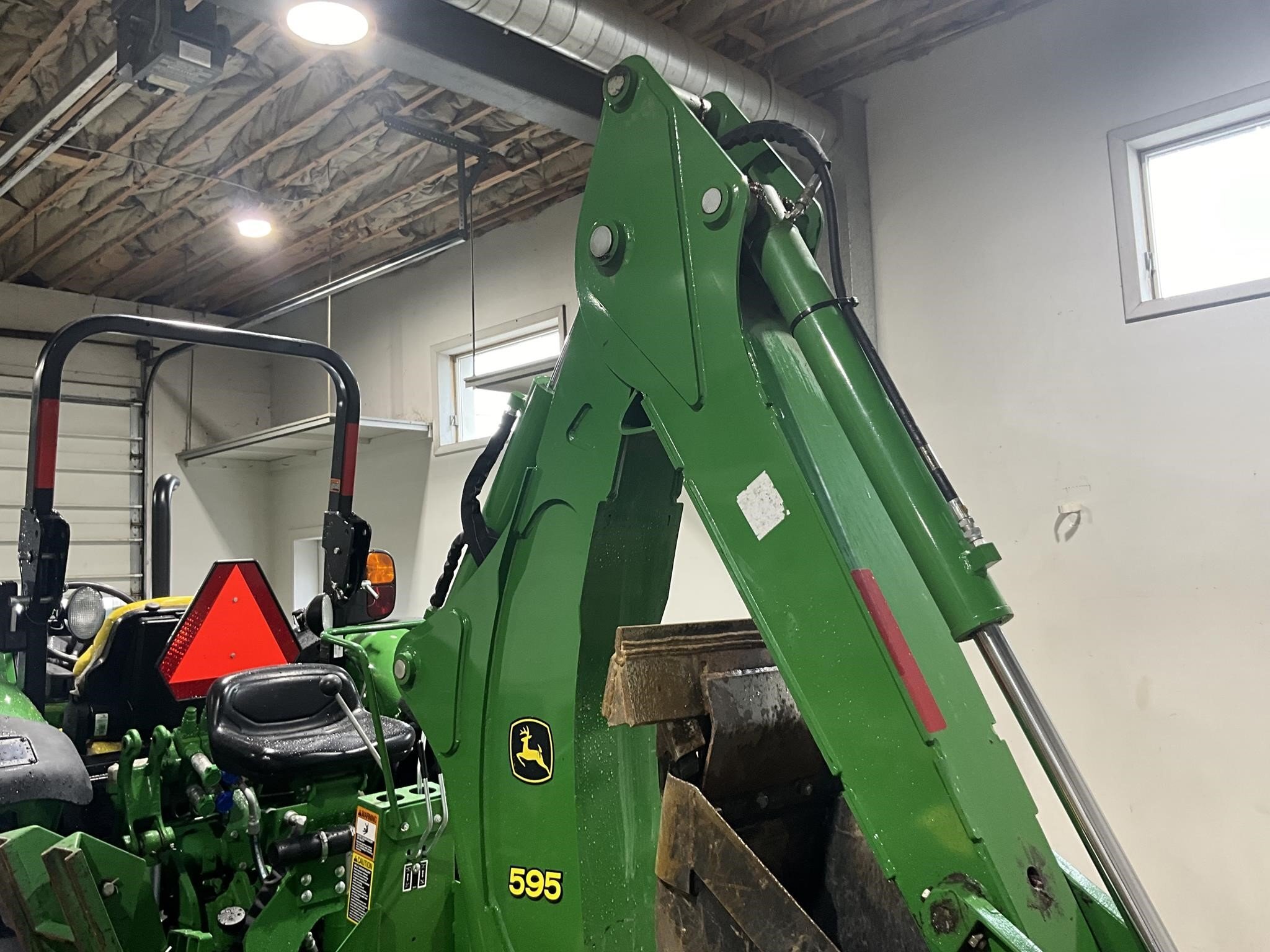 2023 John Deere 5075M Tractor