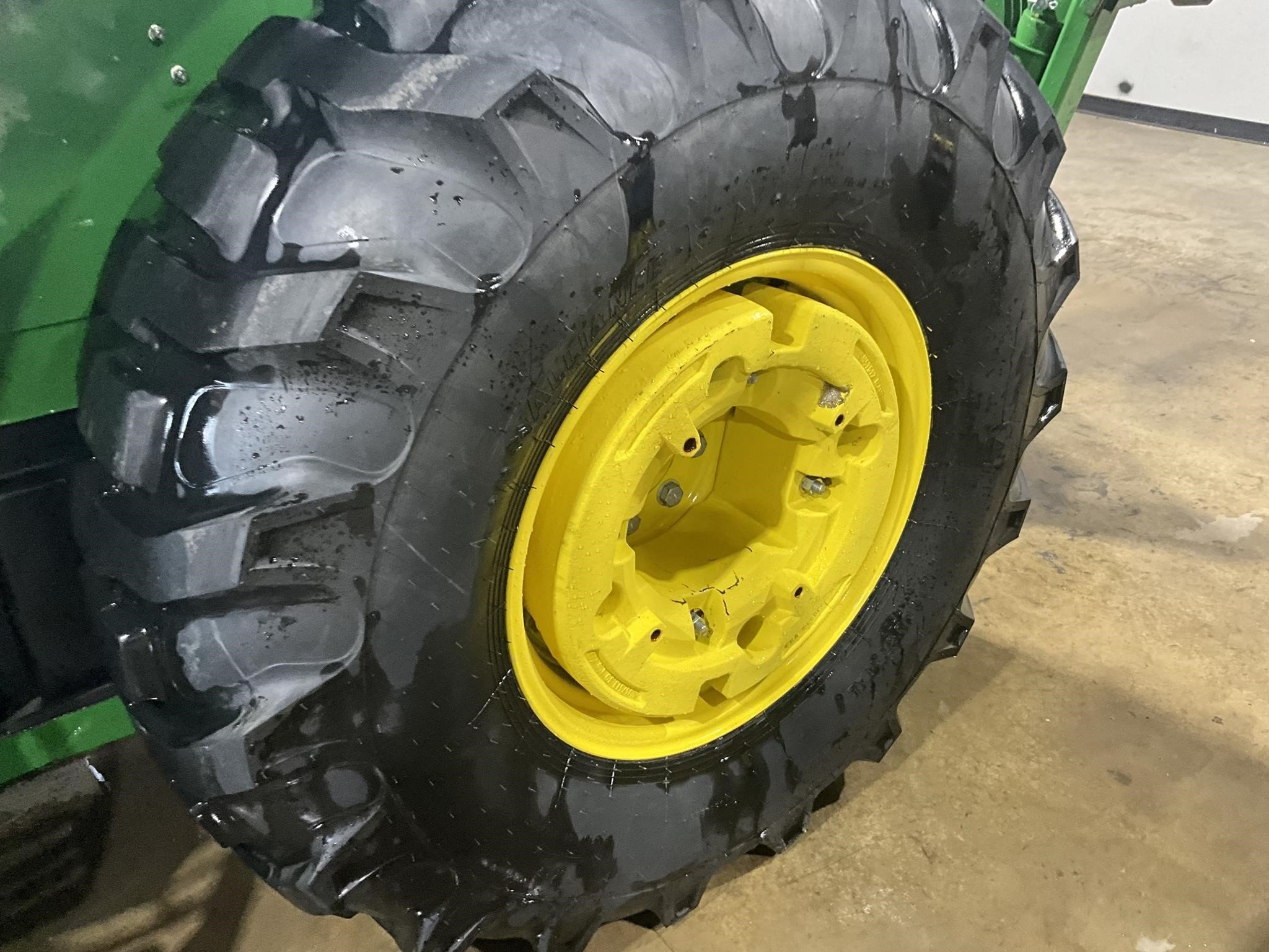 2023 John Deere 5075M Tractor