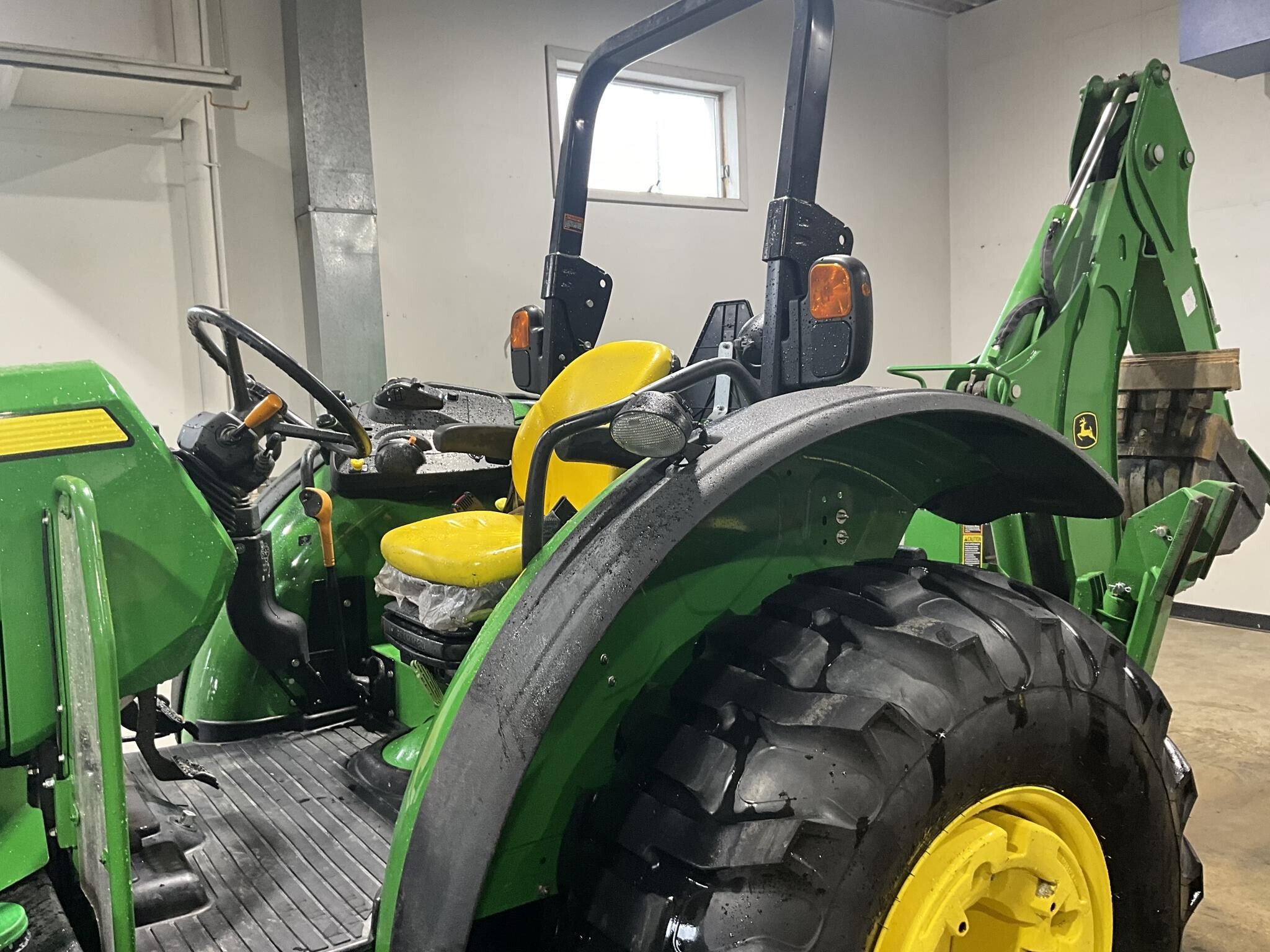 2023 John Deere 5075M Tractor