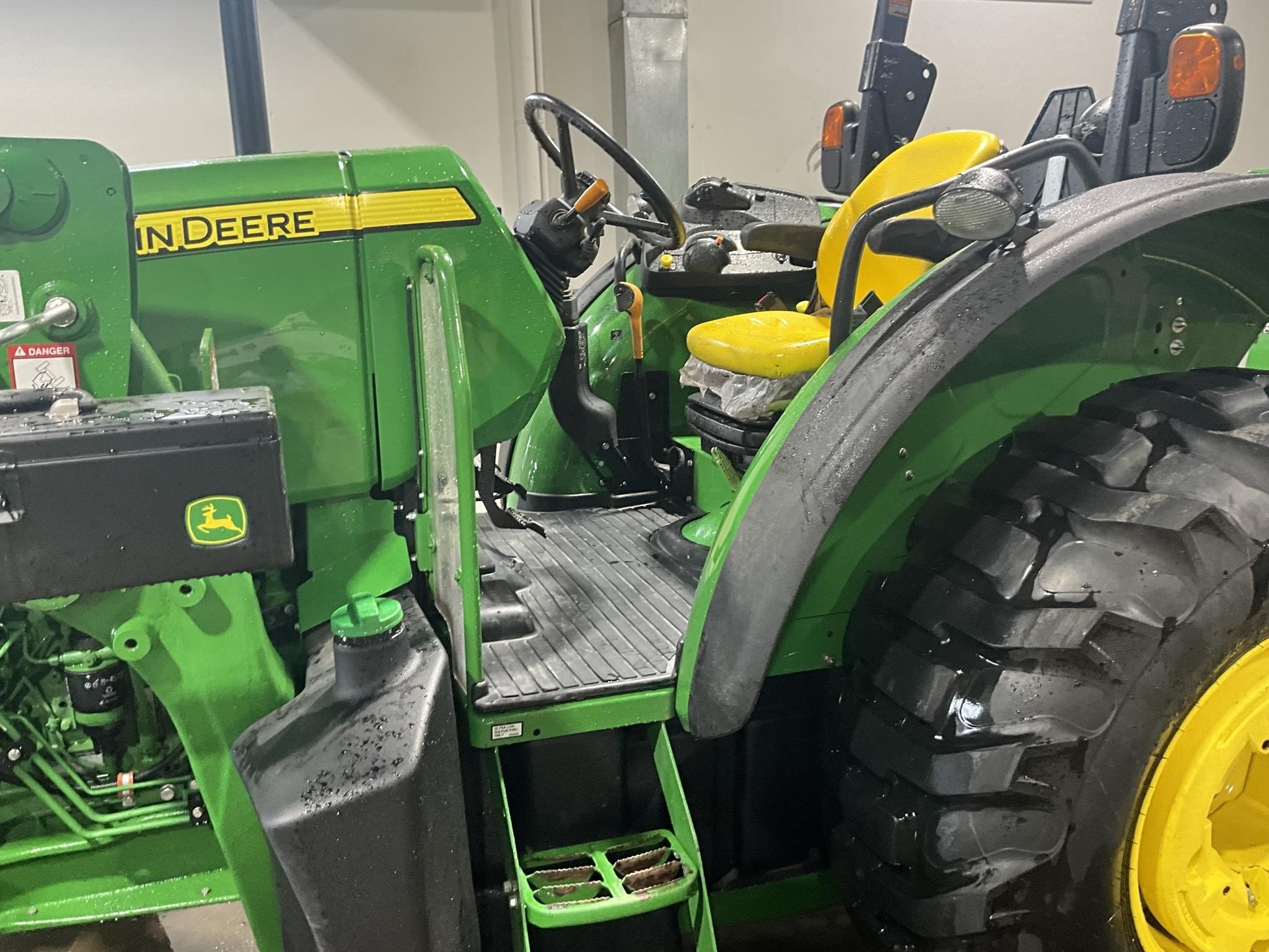 2023 John Deere 5075M Tractor