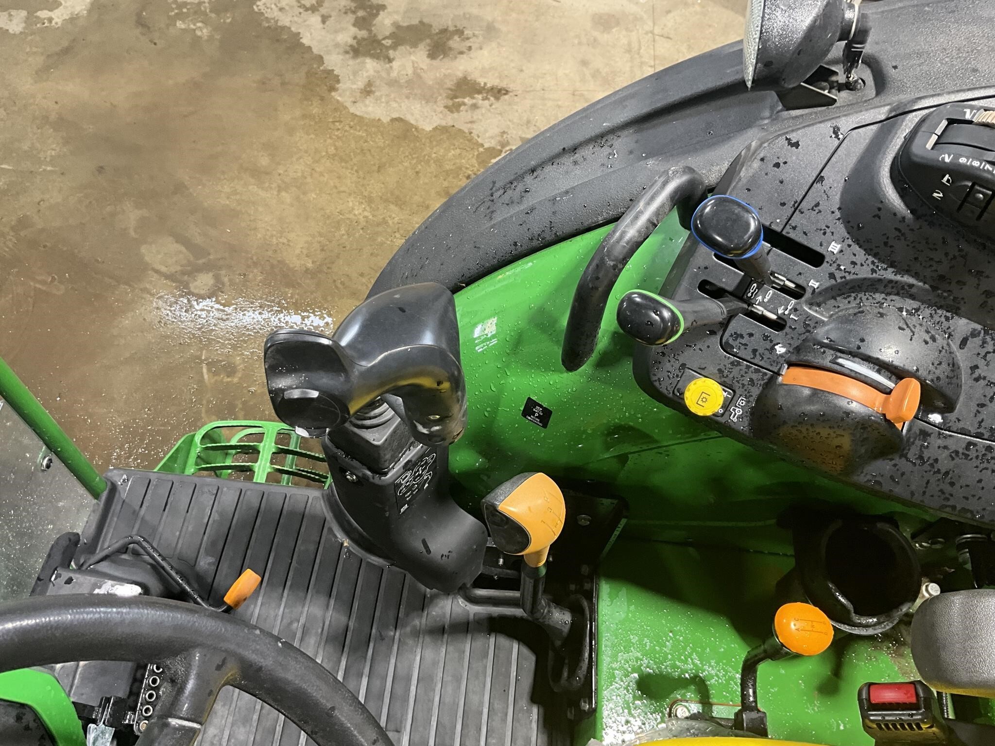 2023 John Deere 5075M Tractor