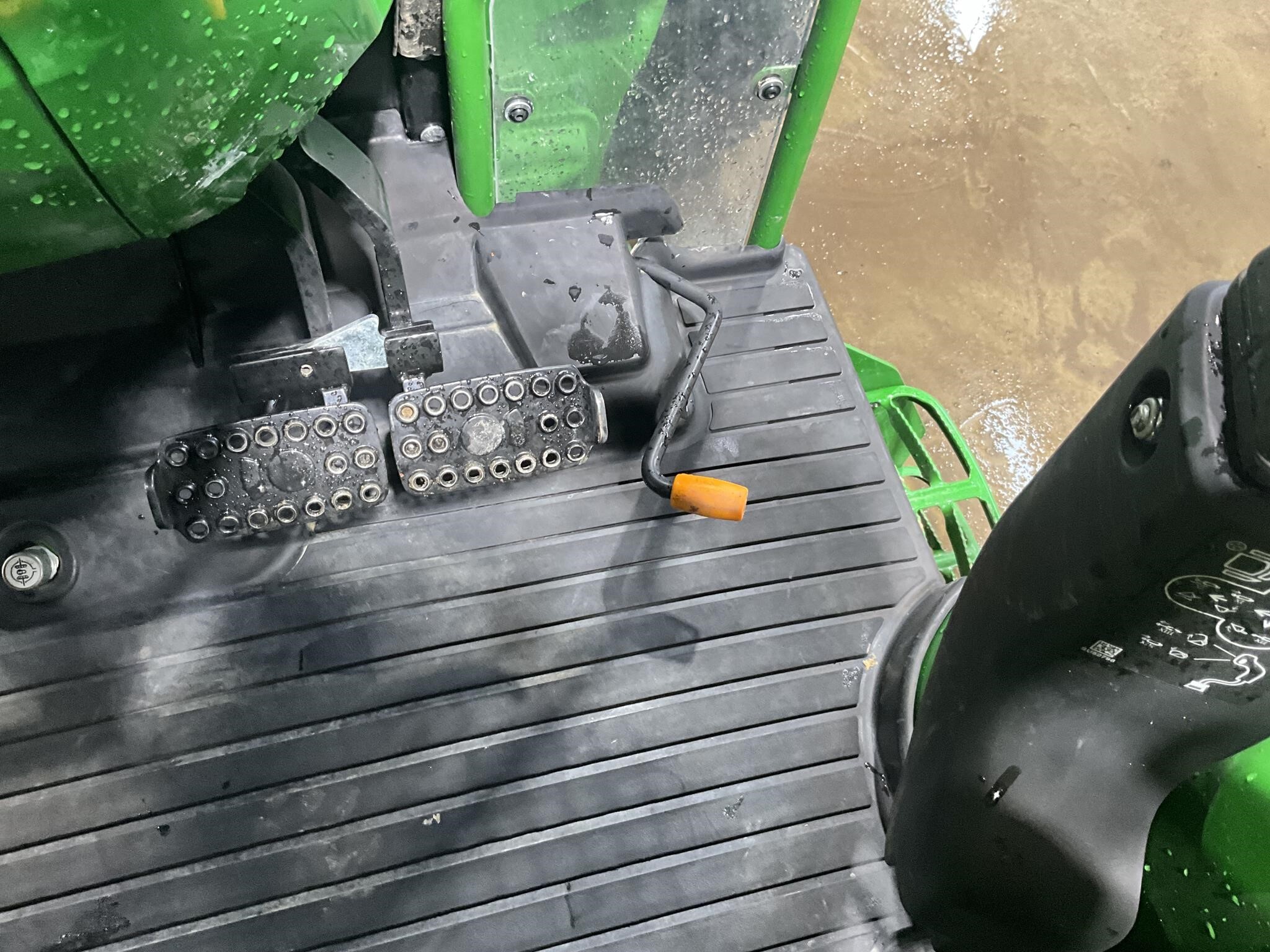 2023 John Deere 5075M Tractor