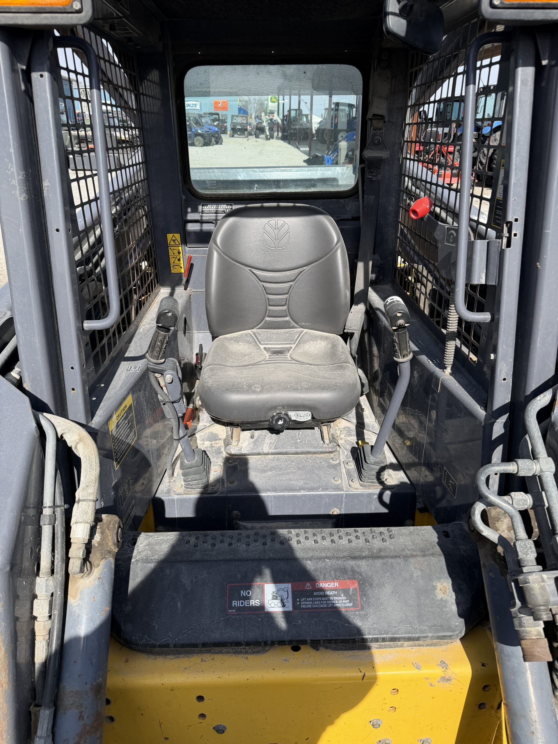 2001 New Holland LS180 Skid Steer