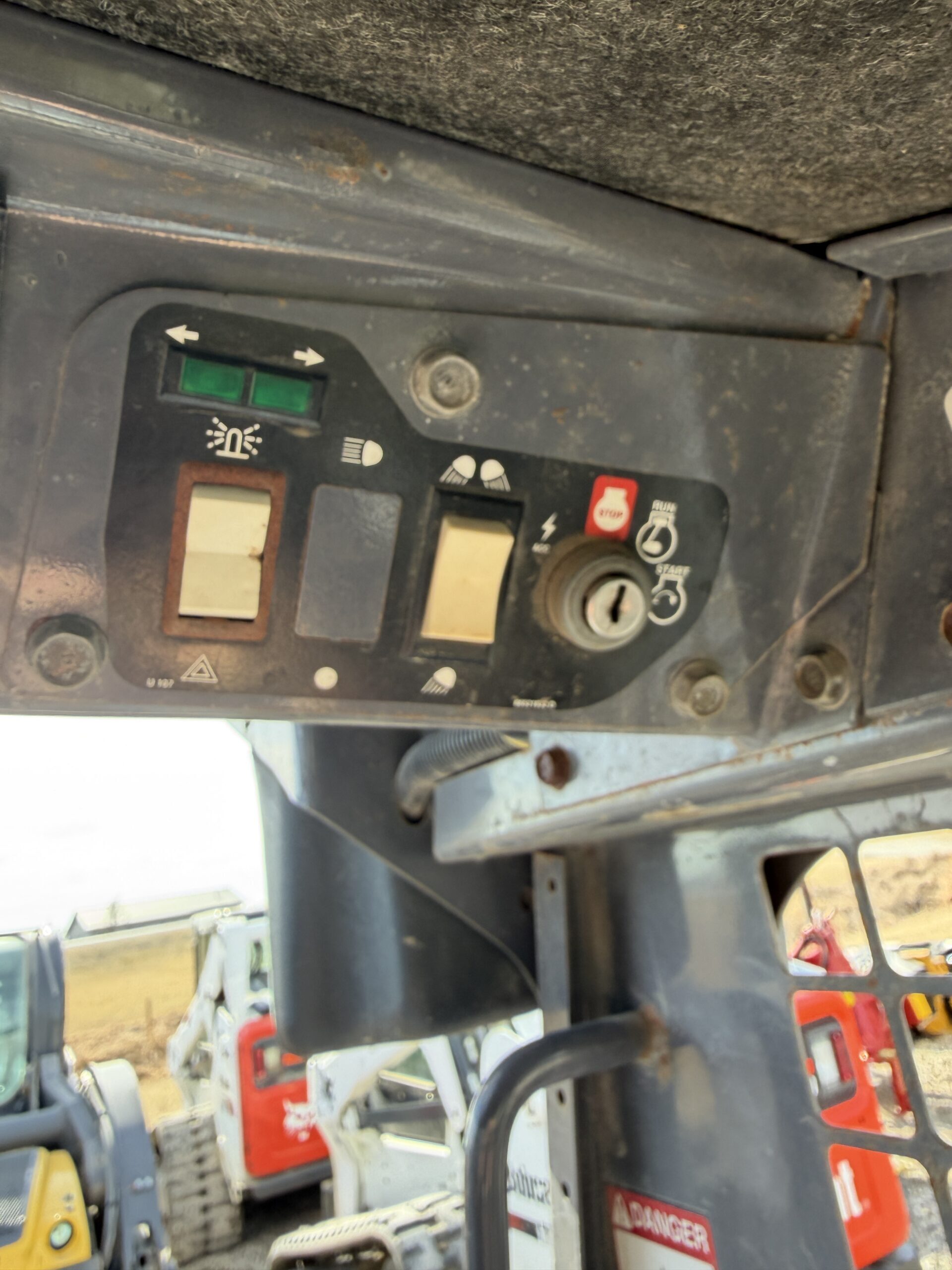 2001 New Holland LS180 Skid Steer