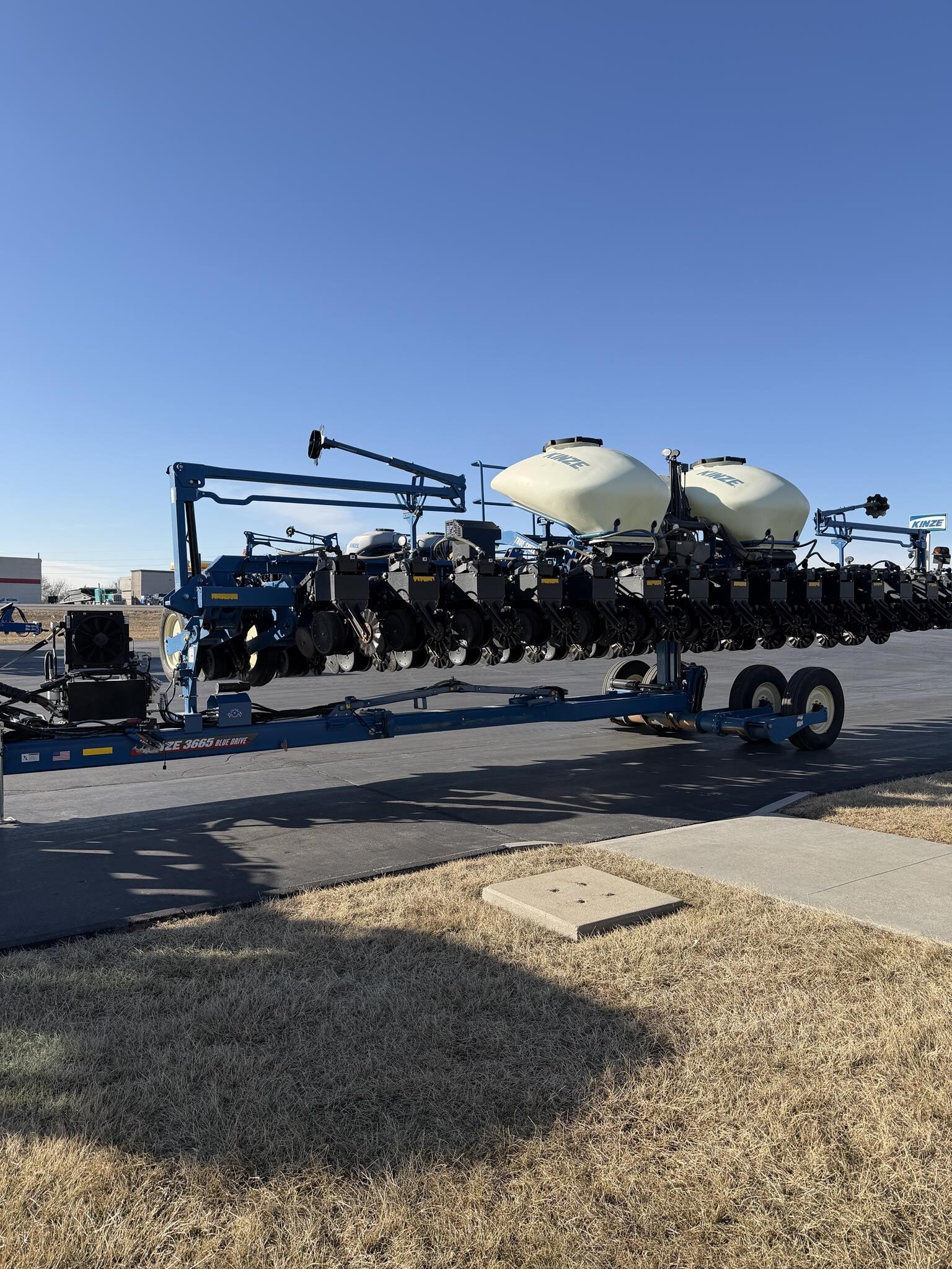 2022 Kinze 3665 Planter