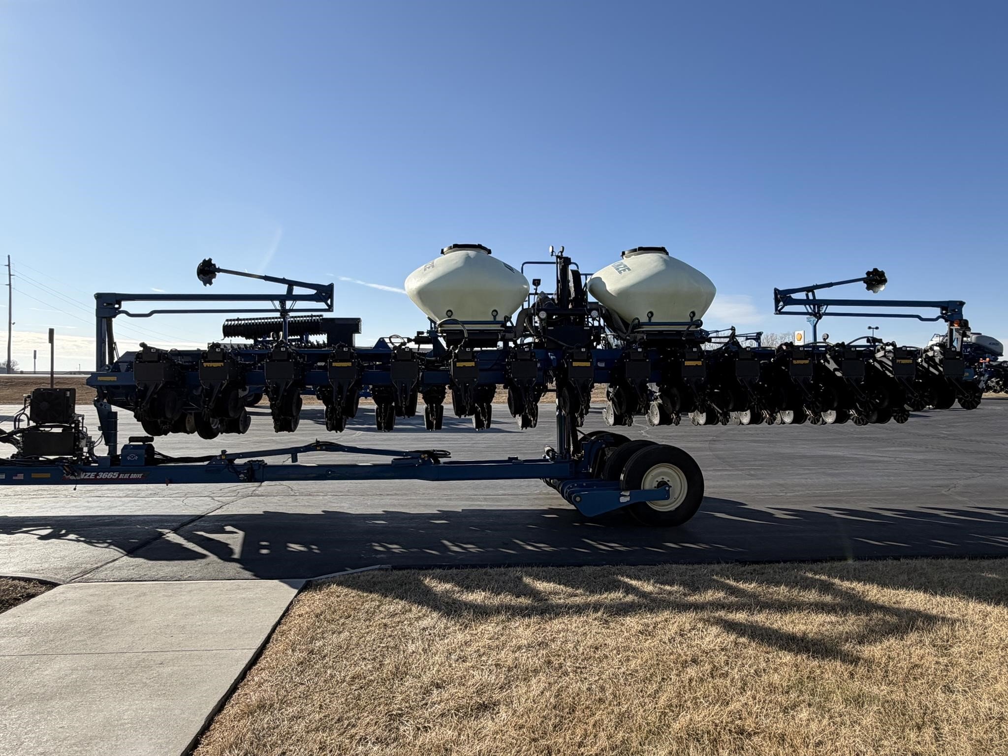 2022 Kinze 3665 Planter