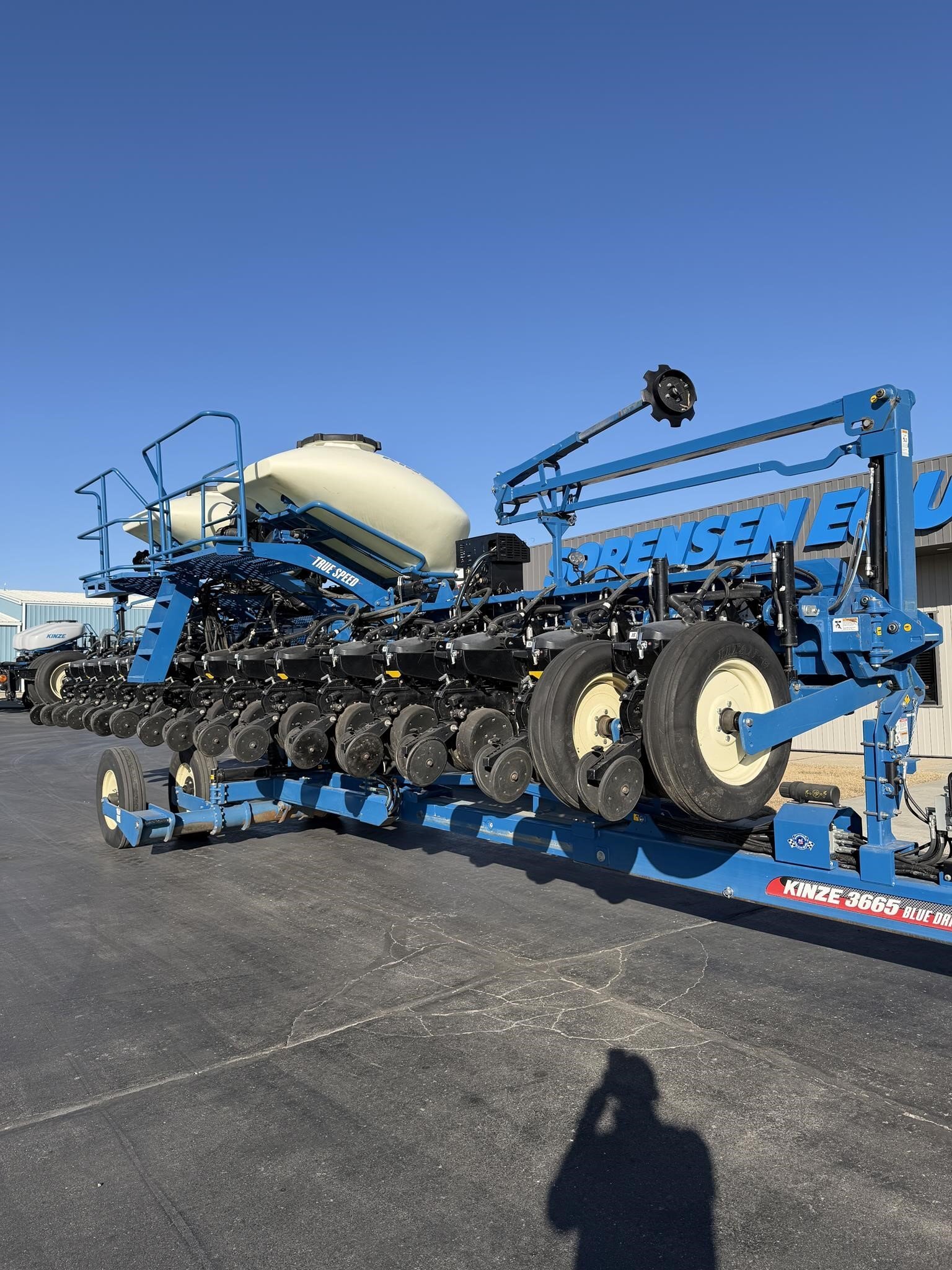 2022 Kinze 3665 Planter