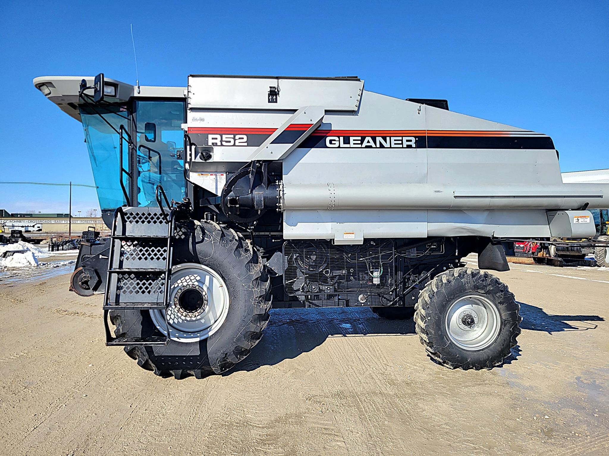 1998 Gleaner R52 Combine - $26,500 | Machinery Pete