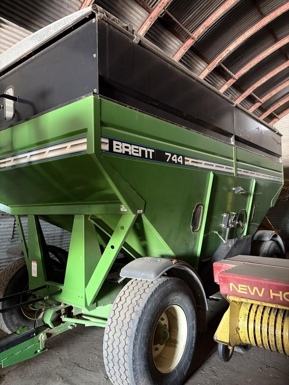 2001 Brent 744 Gravity Wagon