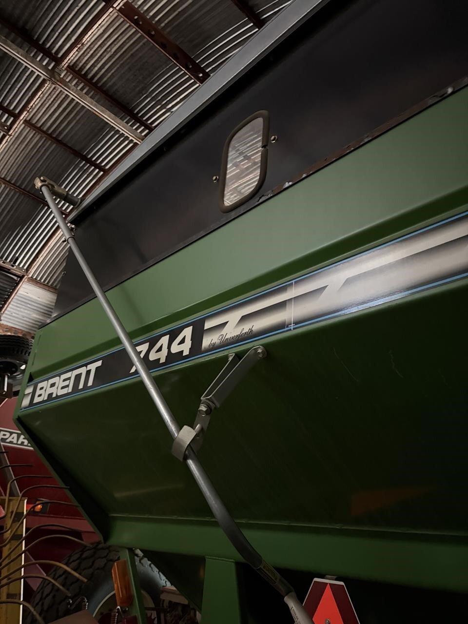 2001 Brent 744 Gravity Wagon