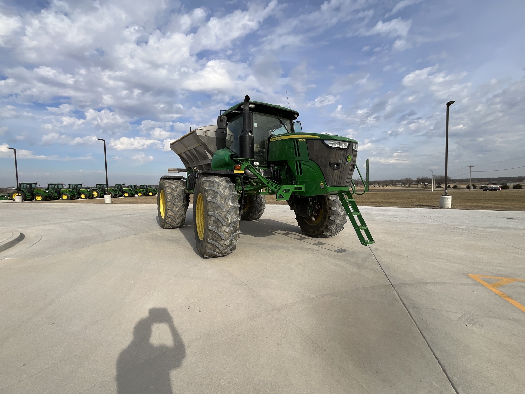 2019 John Deere R4045 Self-Propelled Sprayer