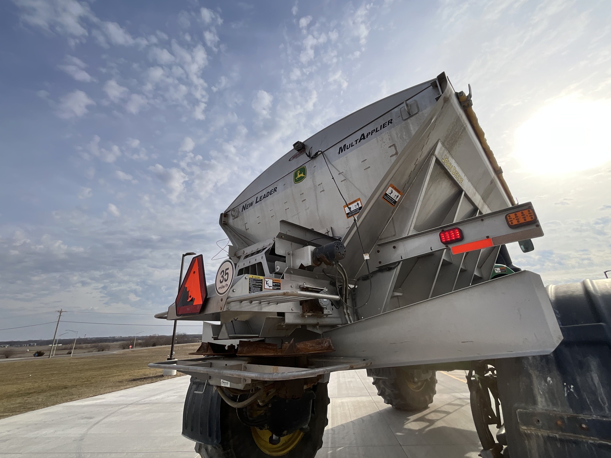 2019 John Deere R4045 Self-Propelled Sprayer