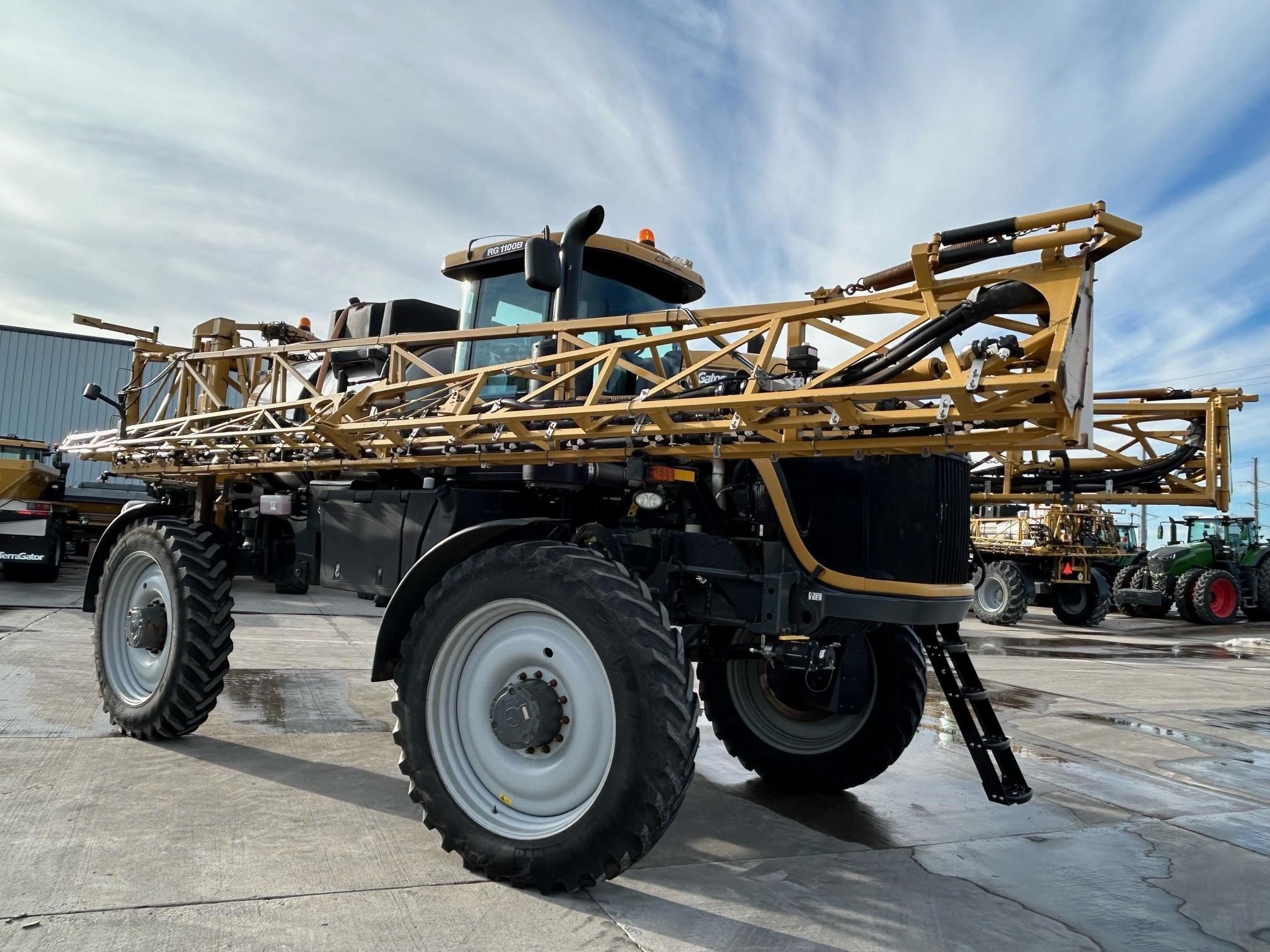 2017 Ag-Chem RoGator 1100B Self-Propelled Sprayer