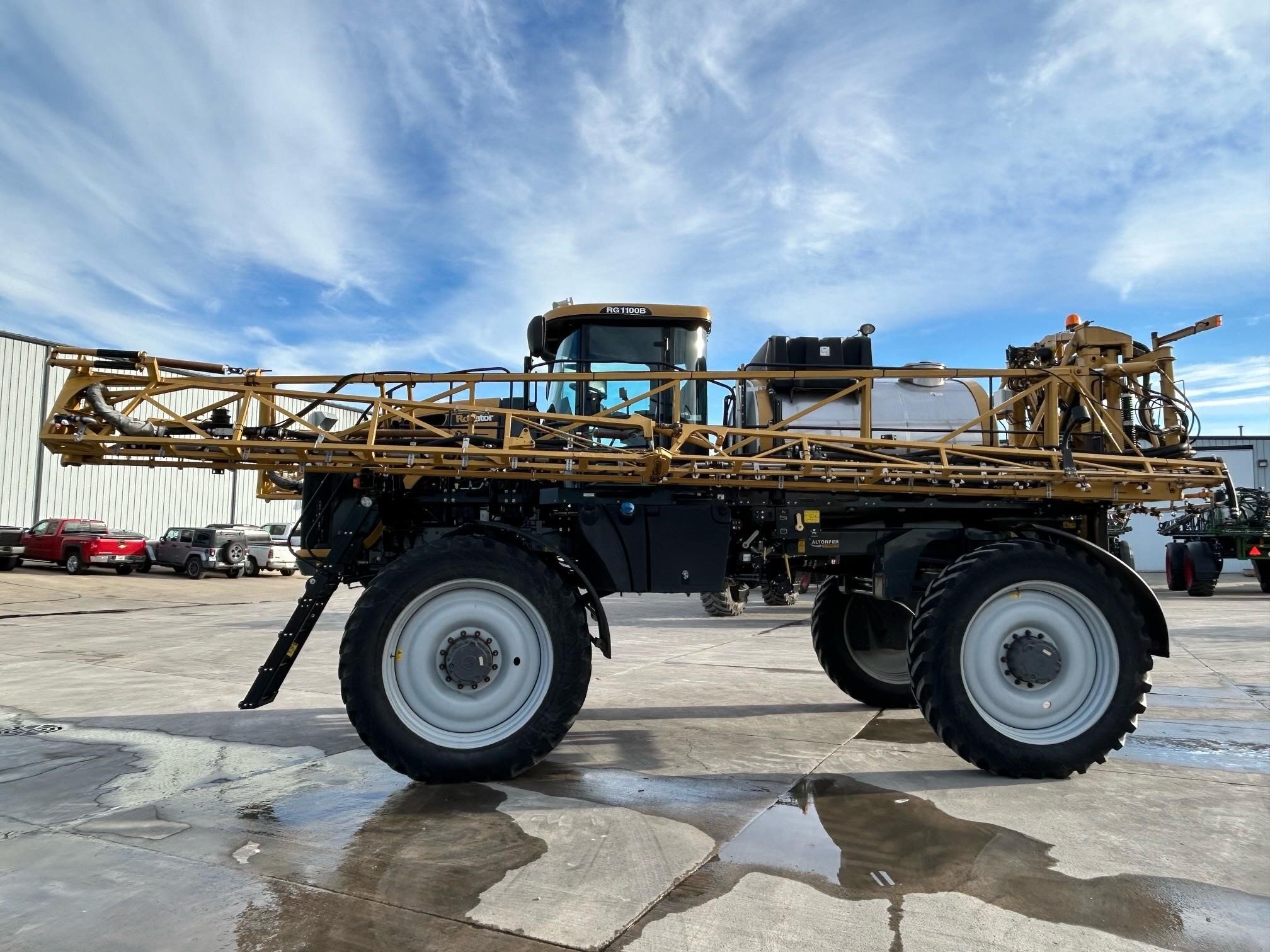 2017 Ag-Chem RoGator 1100B Self-Propelled Sprayer