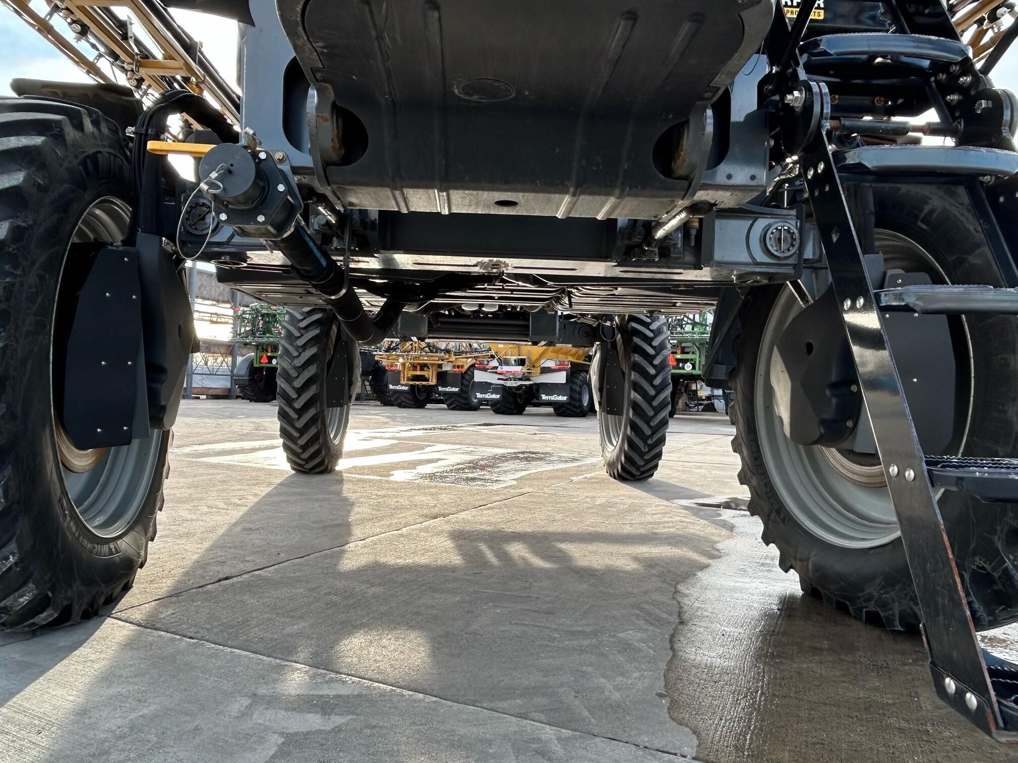 2017 Ag-Chem RoGator 1100B Self-Propelled Sprayer