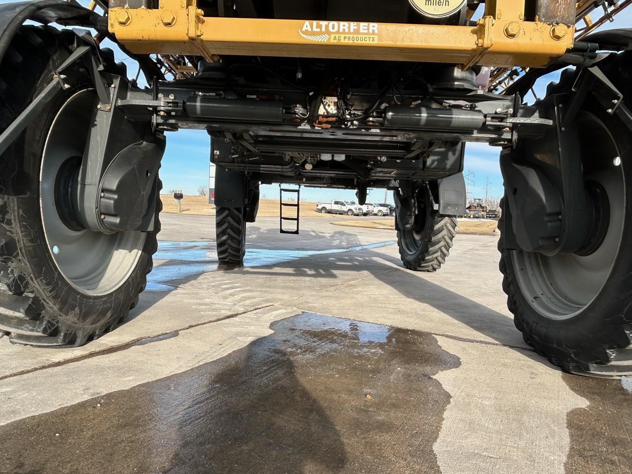 2017 Ag-Chem RoGator 1100B Self-Propelled Sprayer