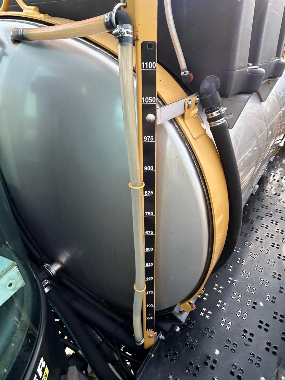2017 Ag-Chem RoGator 1100B Self-Propelled Sprayer