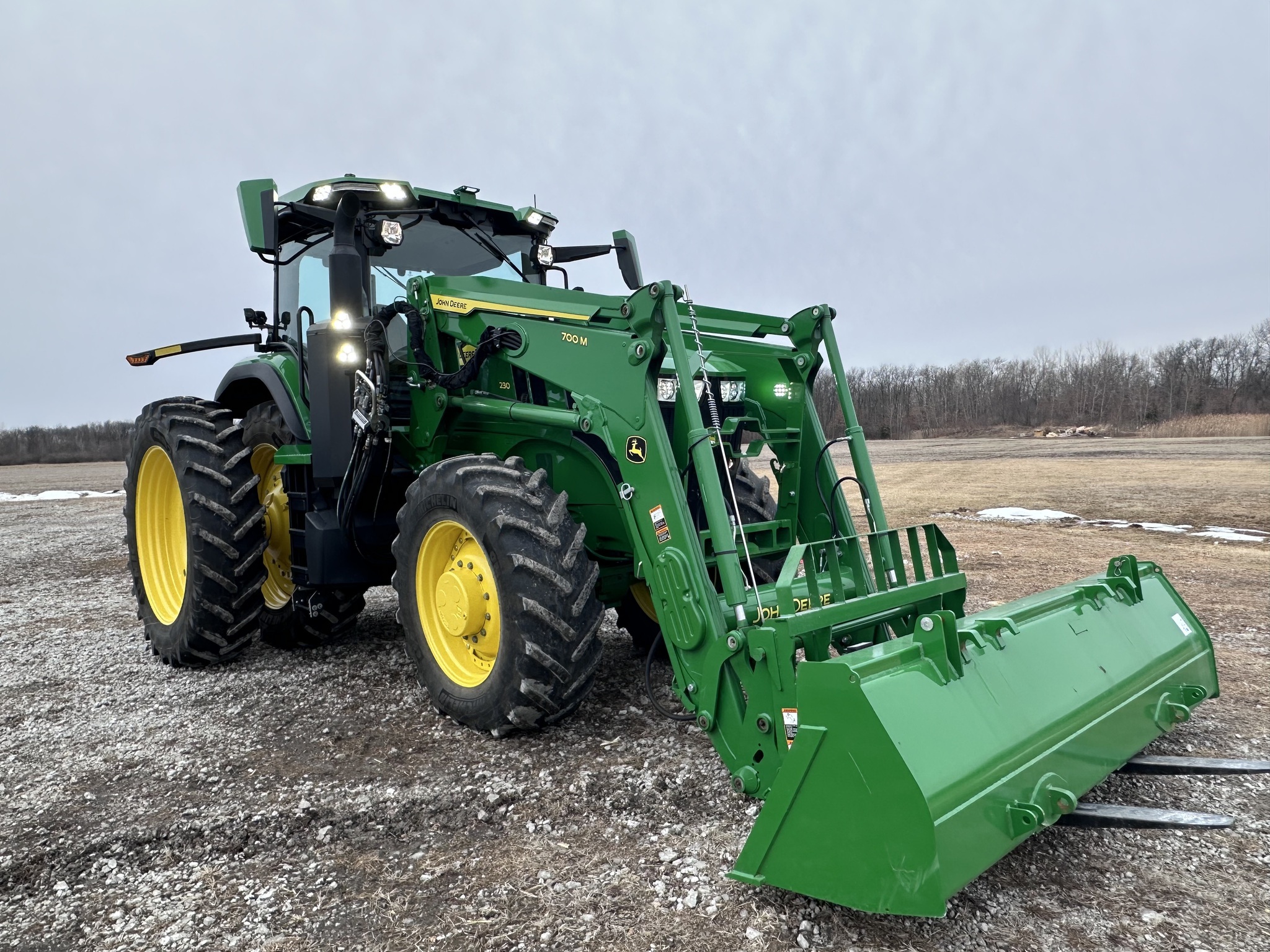 2022 John Deere 7R 230 Tractor