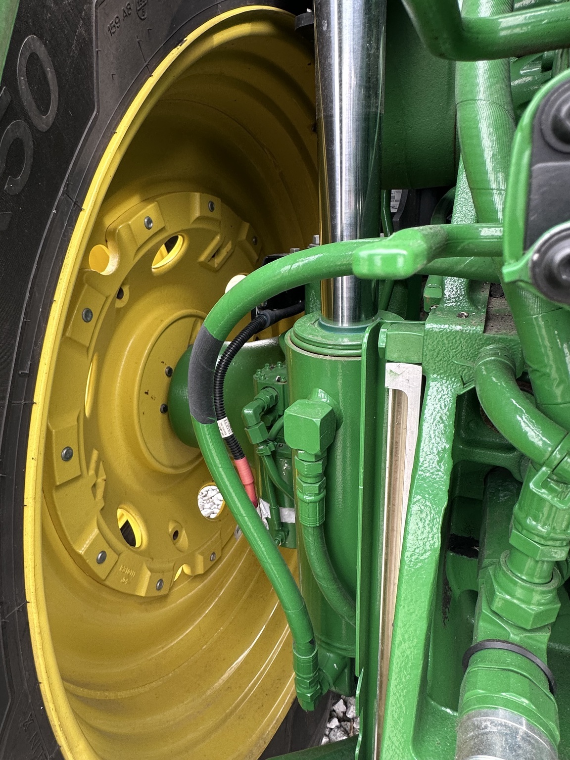 2022 John Deere 7R 230 Tractor