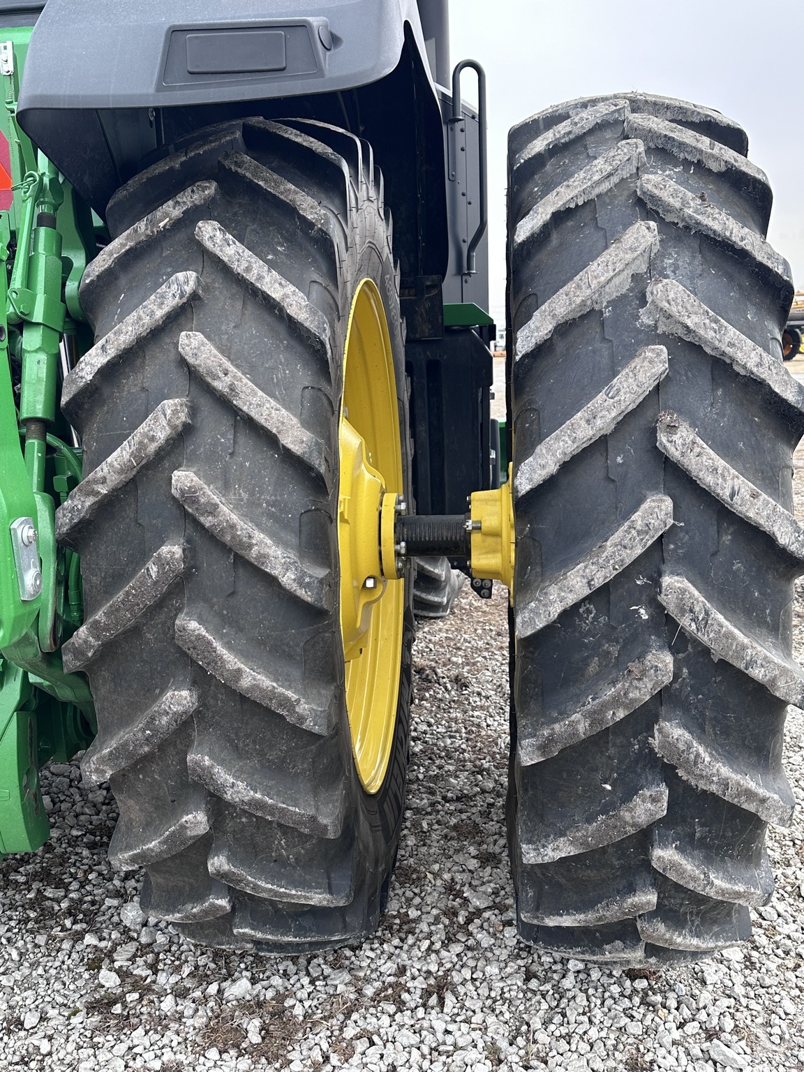 2022 John Deere 7R 230 Tractor