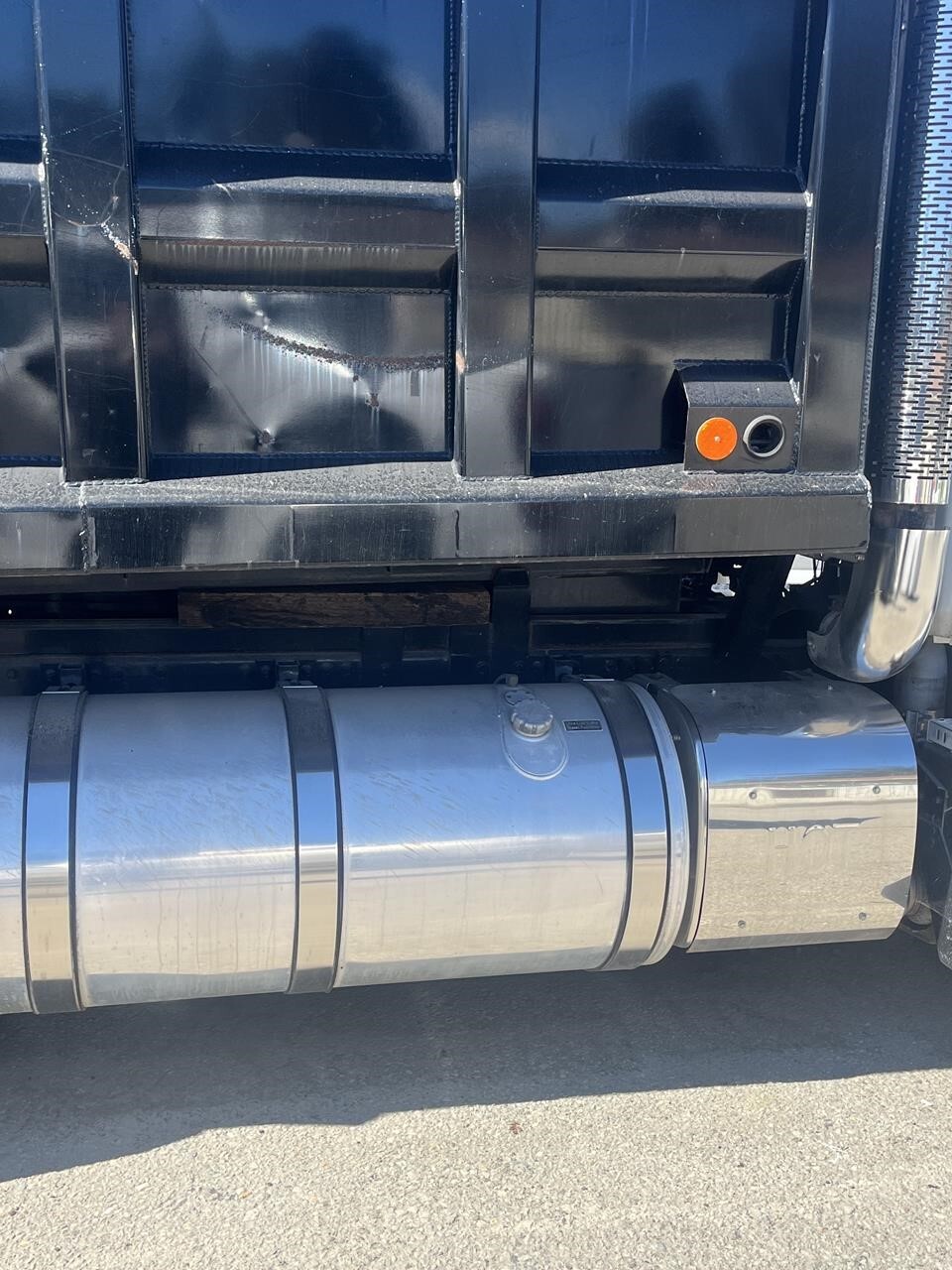 2013 Mack PINNACLE CXU613 Semi Trucks/Trailer