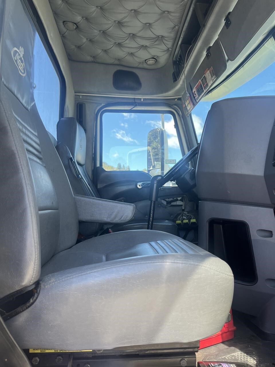 2013 Mack PINNACLE CXU613 Semi Trucks/Trailer