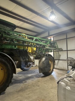 2017 John Deere R4030 Self-Propelled Sprayer