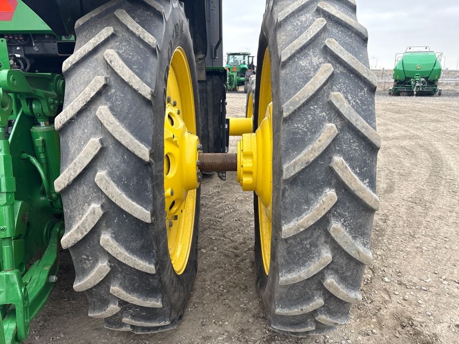 2022 John Deere 8R 340 Tractor