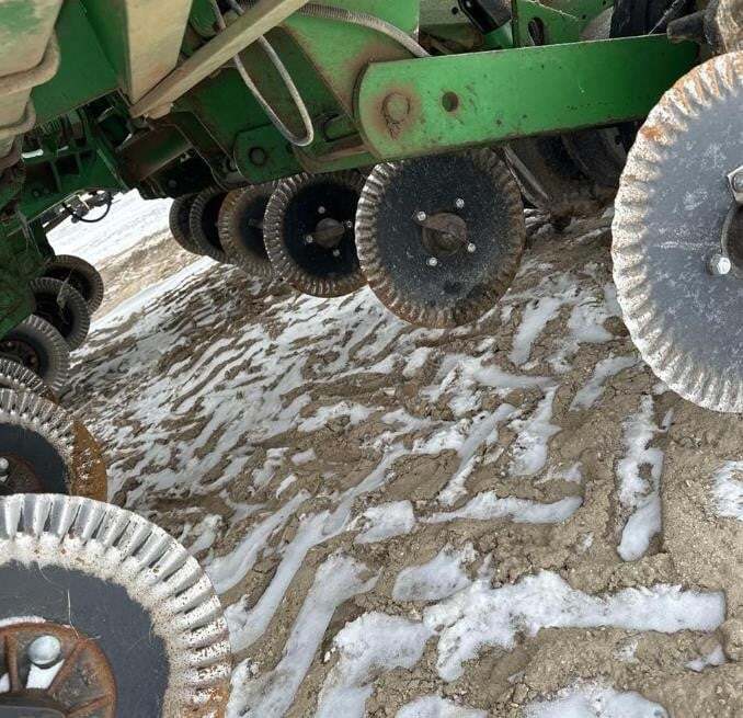 John Deere 1760 Planter