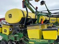  John Deere 1760 Planter