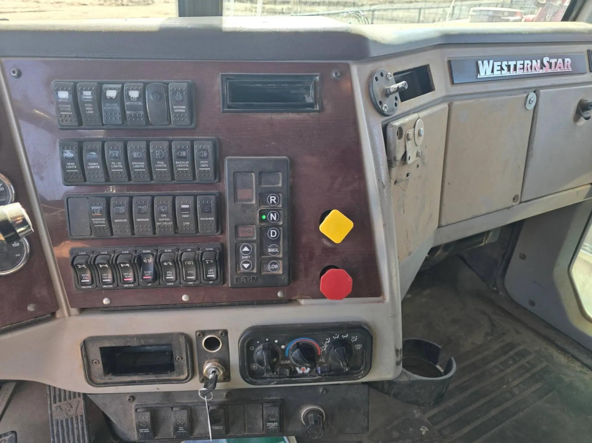2015 Western Star 4900 Semi Trucks/Trailer
