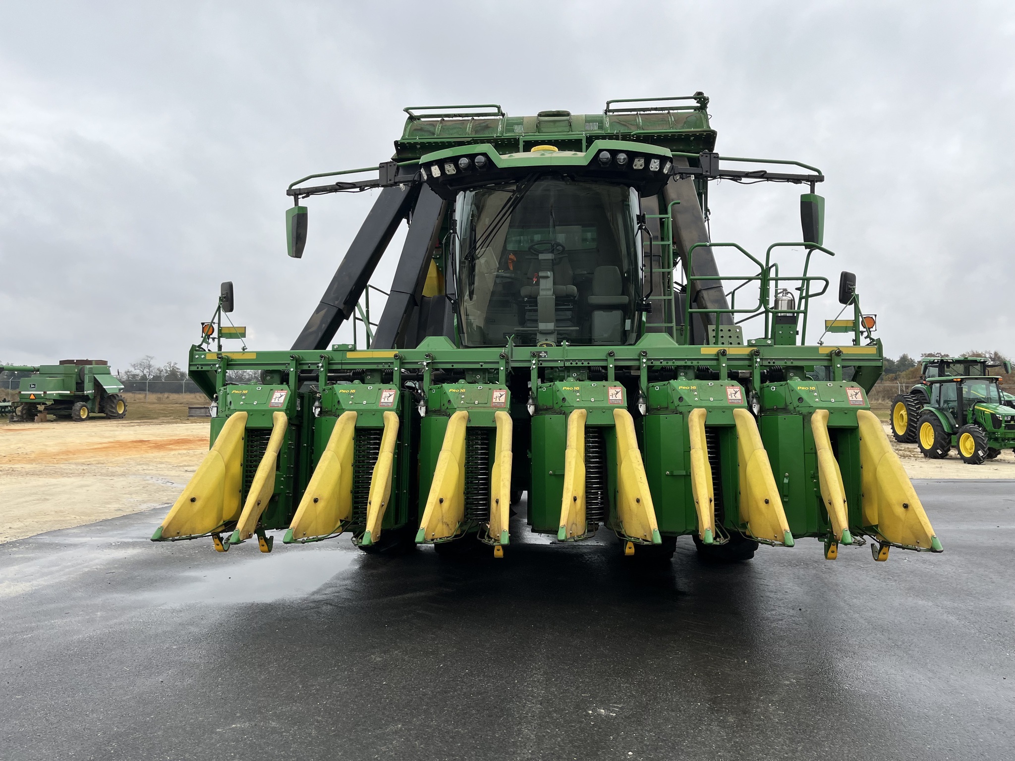 2023 John Deere CP770 Cotton Equipment