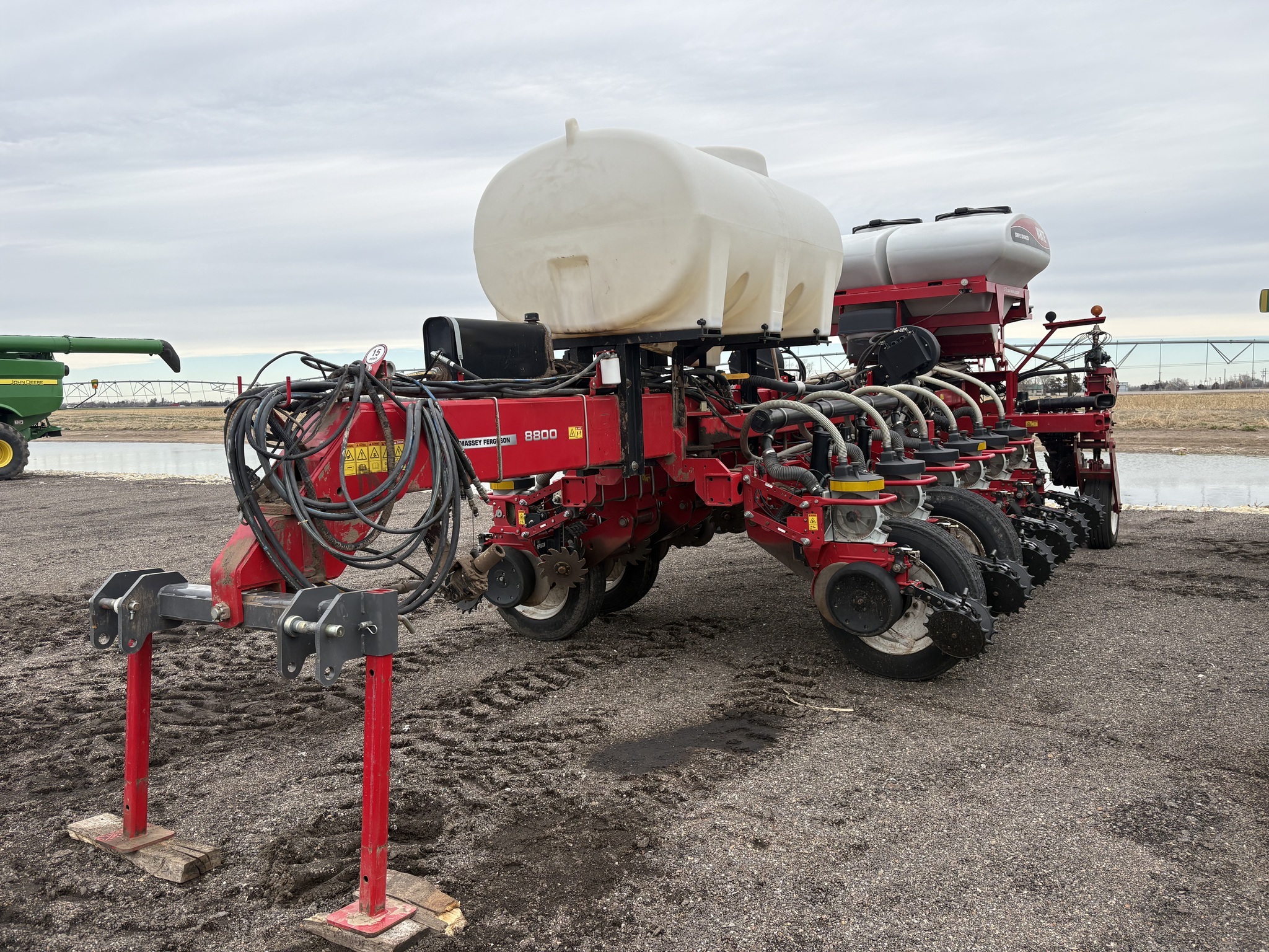 2012 White 8816 Planter