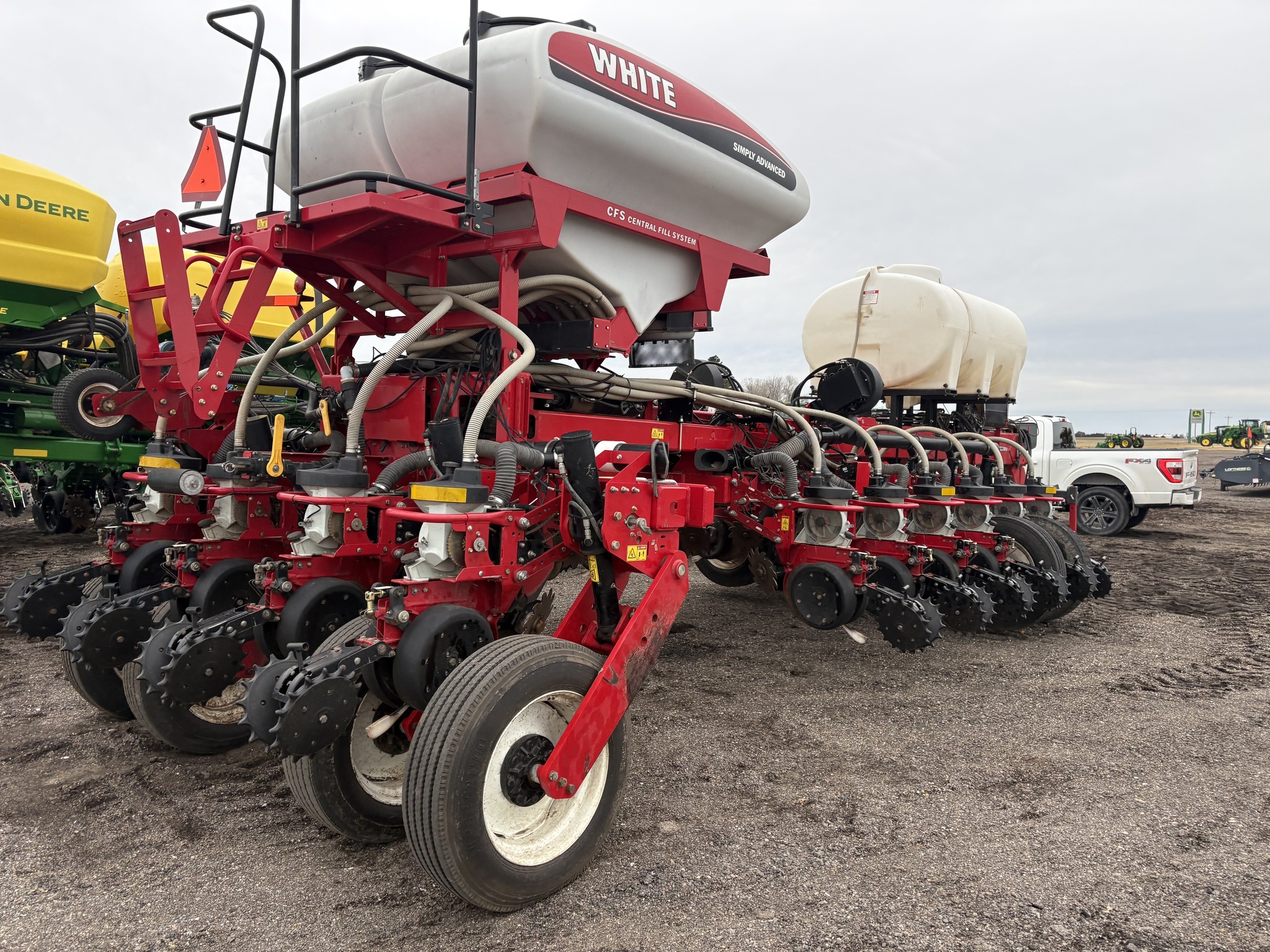 2012 White 8816 Planter