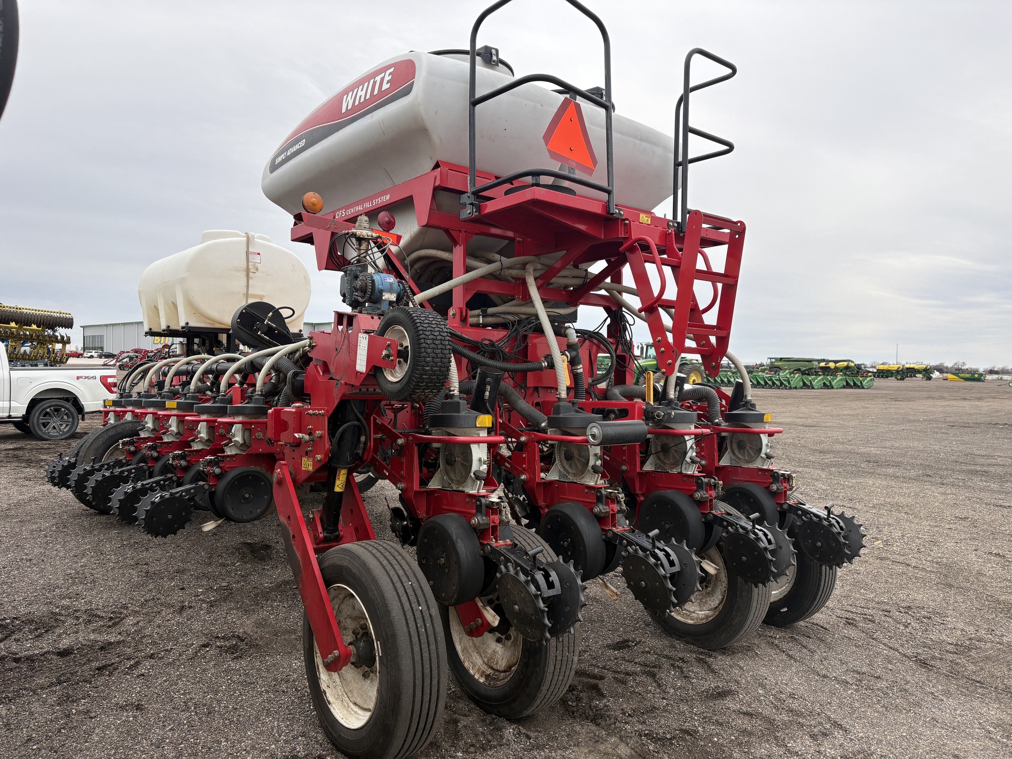 2012 White 8816 Planter
