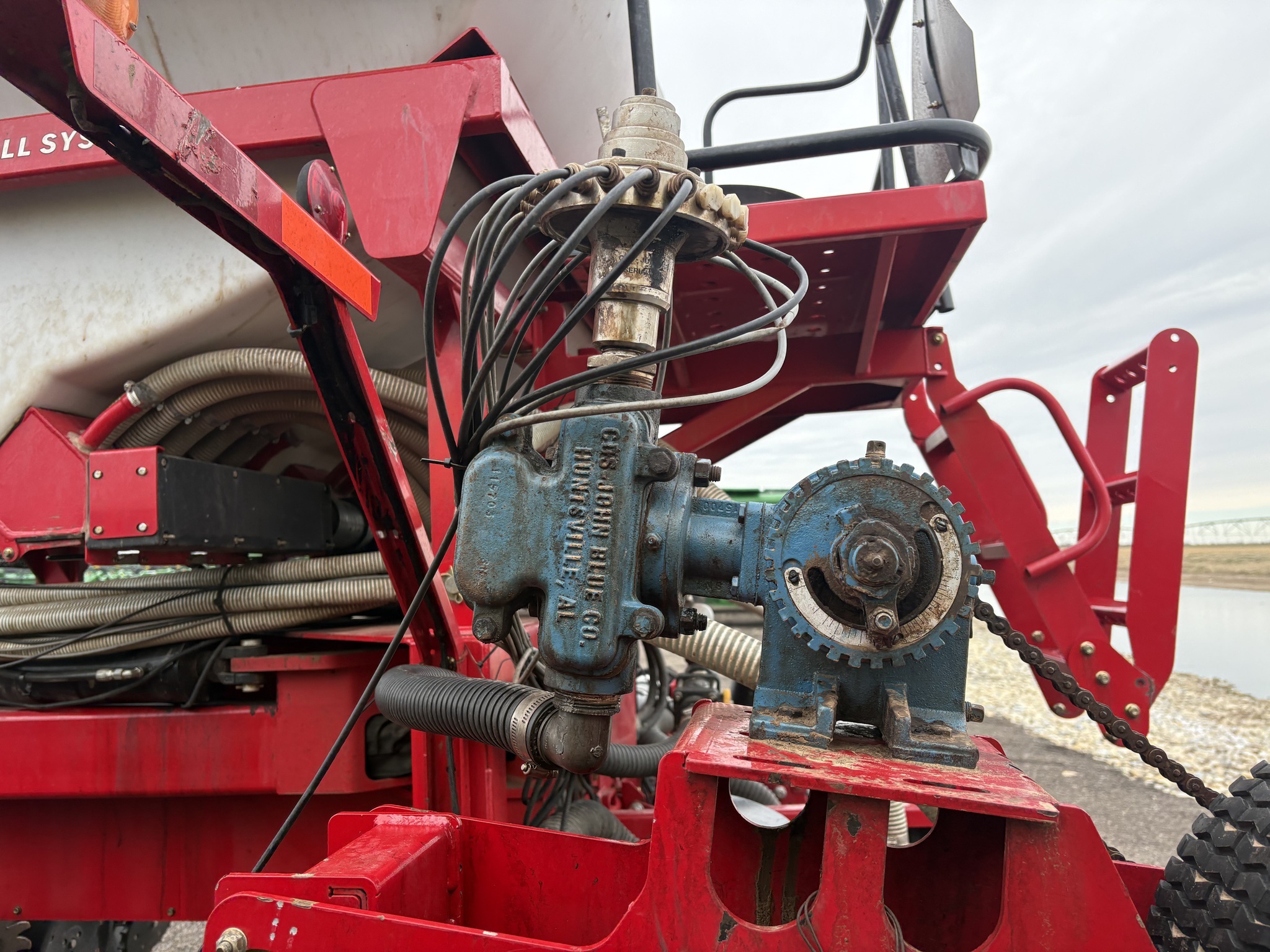 2012 White 8816 Planter