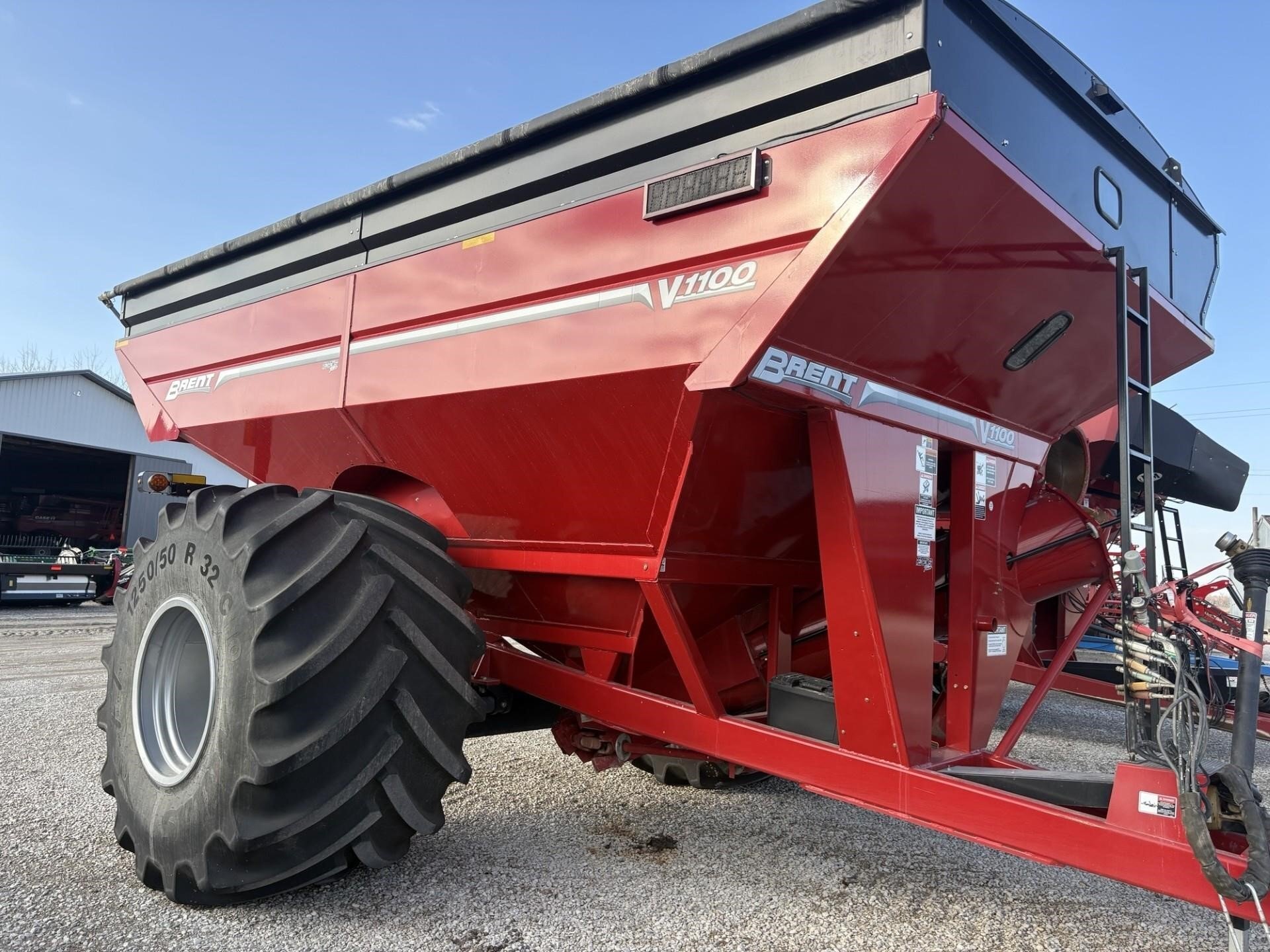 2024 Brent V1100 Grain Cart