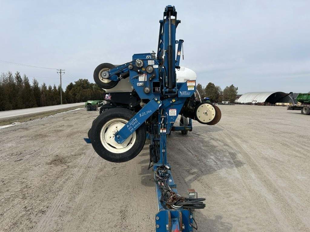 2009 Kinze 3600 Planter