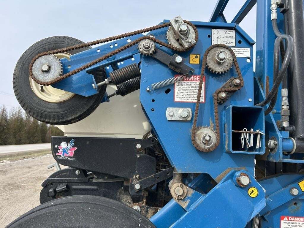 2009 Kinze 3600 Planter