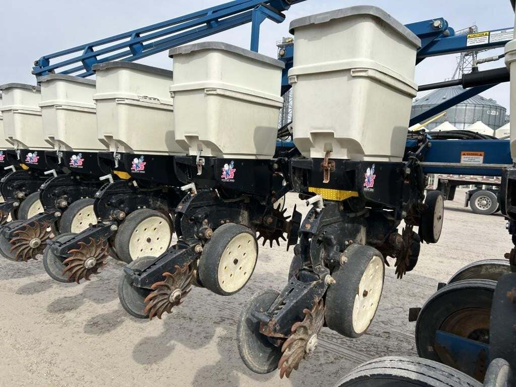 2009 Kinze 3600 Planter