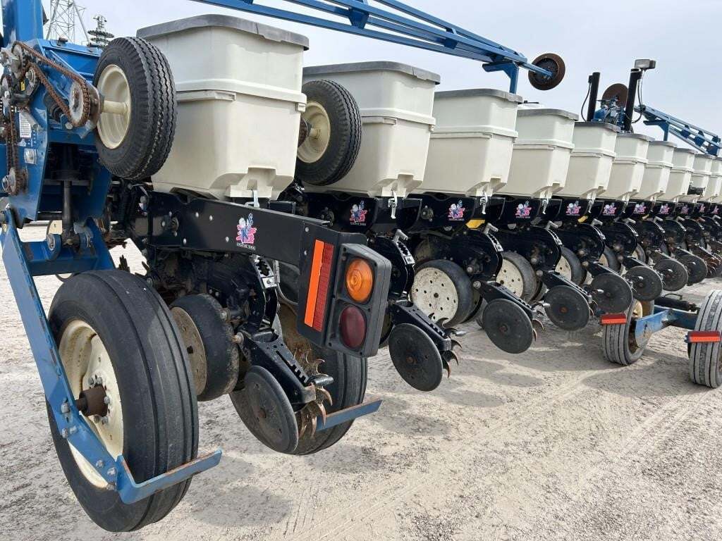 2009 Kinze 3600 Planter